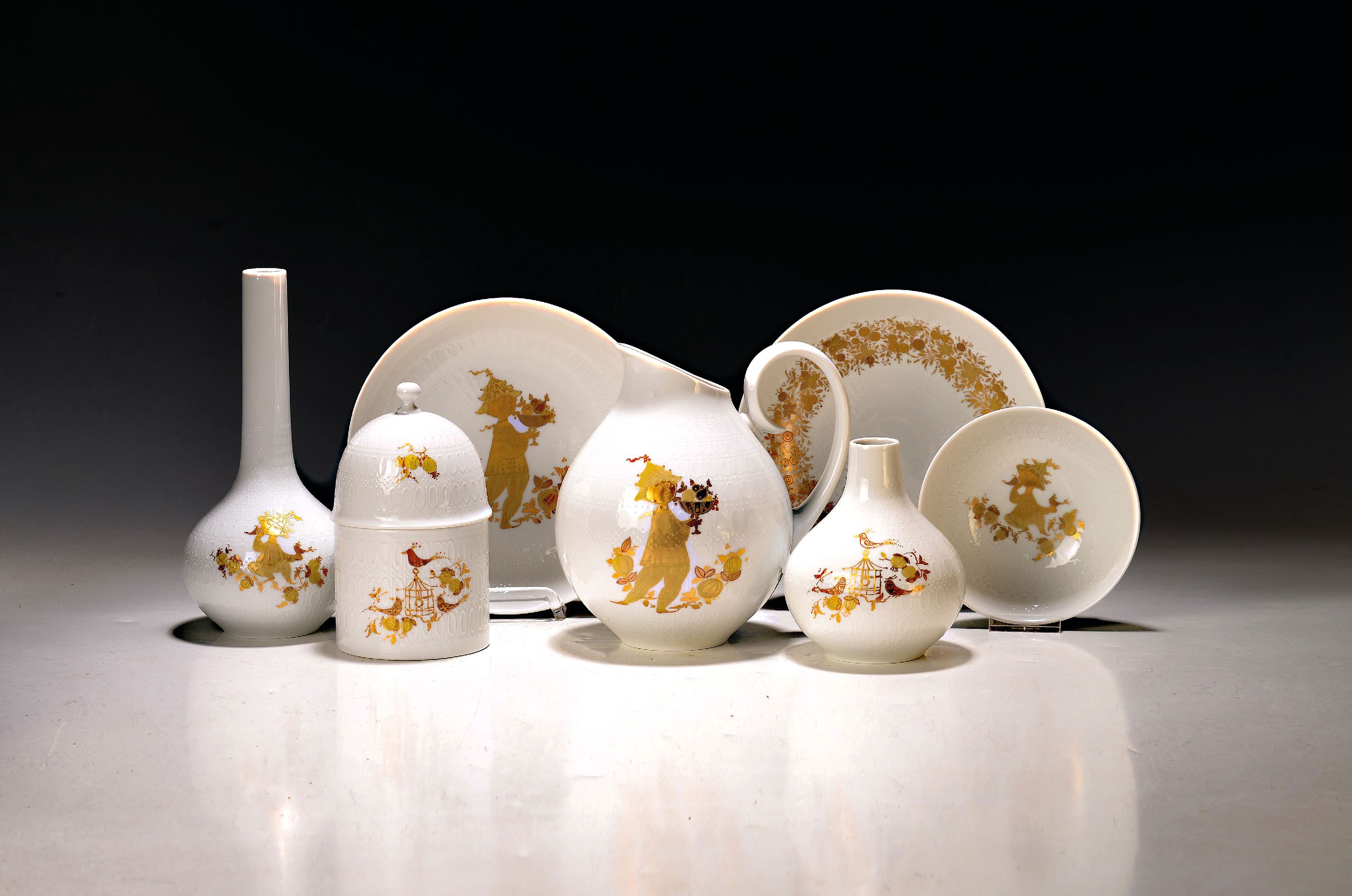 Image 27064944 - 8 Teile Porzellan, Rosenthal, Romanze in Gold, Entwurf Björn Wiinblad, Vase 21cm, Vase ...