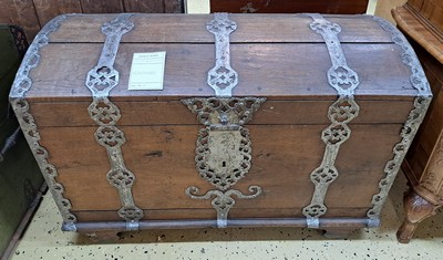 27064906b - Bucket chest, German, late 18th century, oak, iron fittings, 1 key, condition 2, approx. ...