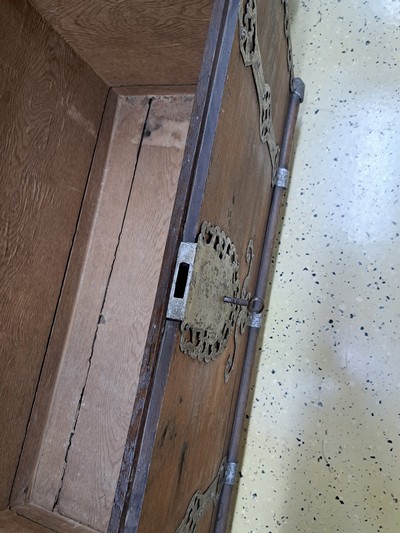 27064906e - Bucket chest, German, late 18th century, oak, iron fittings, 1 key, condition 2, approx. ...