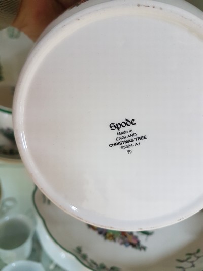 27064908h - Kaffee- und Teeservice ´Christmas Tree´, Spode England, 6 Teetassen mit UT, 2 ...