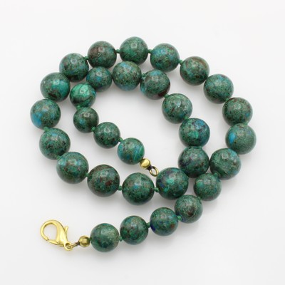 27065172a - Kette mit Chrysocollakugeln, verg. Karab., im Verlauf gearb., Kugeld. ca. 12-14 mm, L. ...