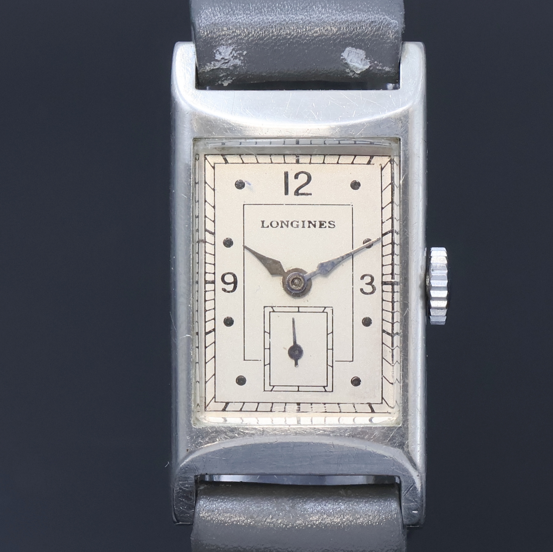 Detail a: LONGINES Kaliber 25.17 rechteckige Armbanduhr in Stahl, Schweiz um 1936, Handaufzug, 2- teil. Geh. dell., Boden aufgedr., silb. Zifferbl. ...