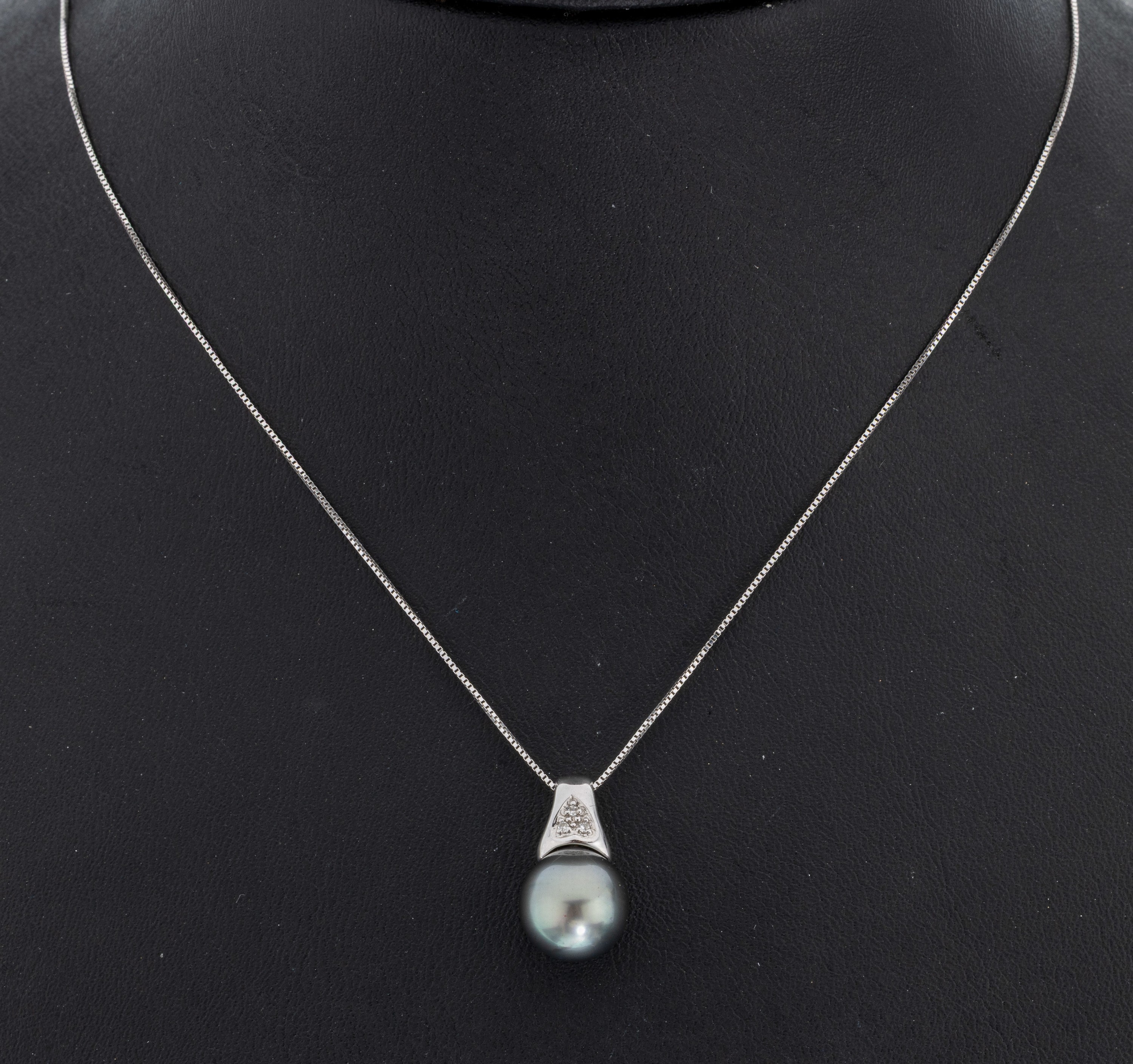 Image 27065320 - 14 kt Gold Perl-Diamant-Anhänger, WG 585/000, Tahitizuchtperle, D. ca. 9.7 mm, 3 ...