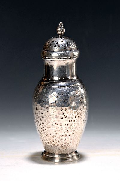 Image Salzstreuer aus Silber, Christian F. Heise, Kopenhagen, 1917, 228g, Hammerschlagdekor, ...