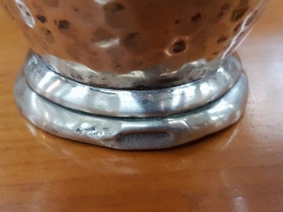 Image 27065304h - Salzstreuer aus Silber, Christian F. Heise, Kopenhagen, 1917, 228g, Hammerschlagdekor, ...