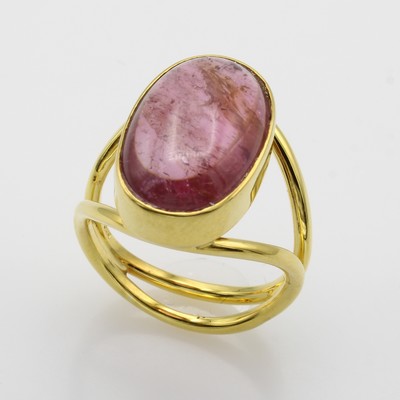 27065401a - Ring mit Turmalin, GG 585/000, ovaler, rosa Turmalincabochon ca. 8.3 ct, 2-rhg. Schiene, ...
