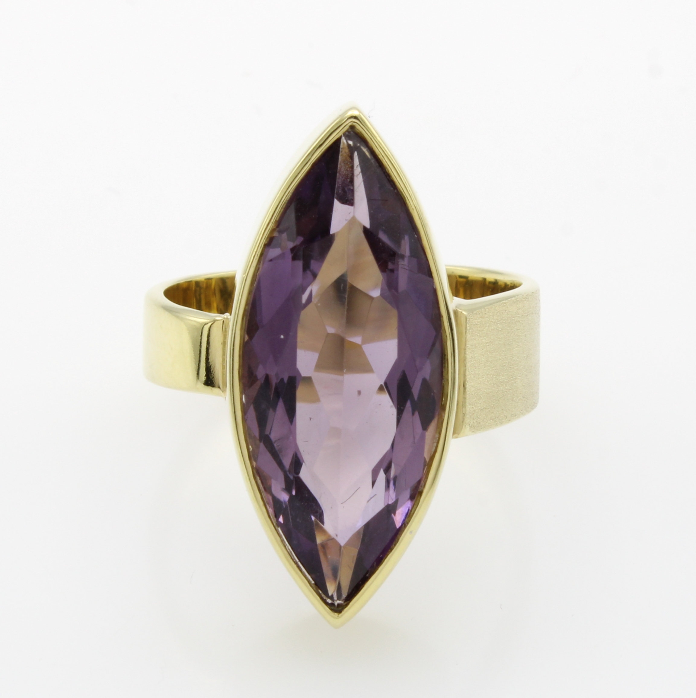 Image 27065910 - Ring mit Amethyst, GG 585/000, Schiene z.T. matt. u. asymmetrisch anges., navettef. ...