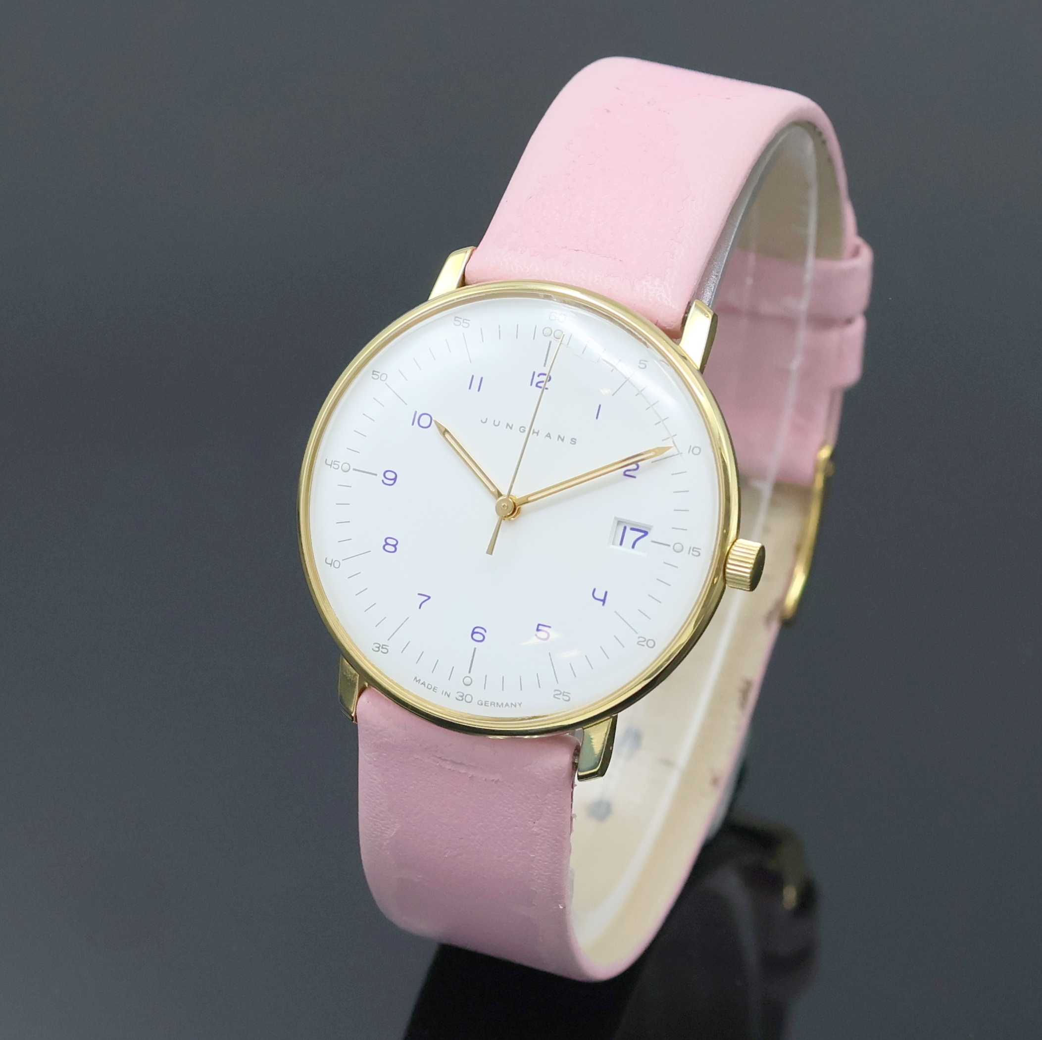 Detail a: JUNGHANS Max Bill vergoldete Armbanduhr, Deutschland um 2015, quarz, 2-tlg., verg. Stahlgeh., Boden 4-fach verschr., creme-farb. Zifferbl., blaue ...