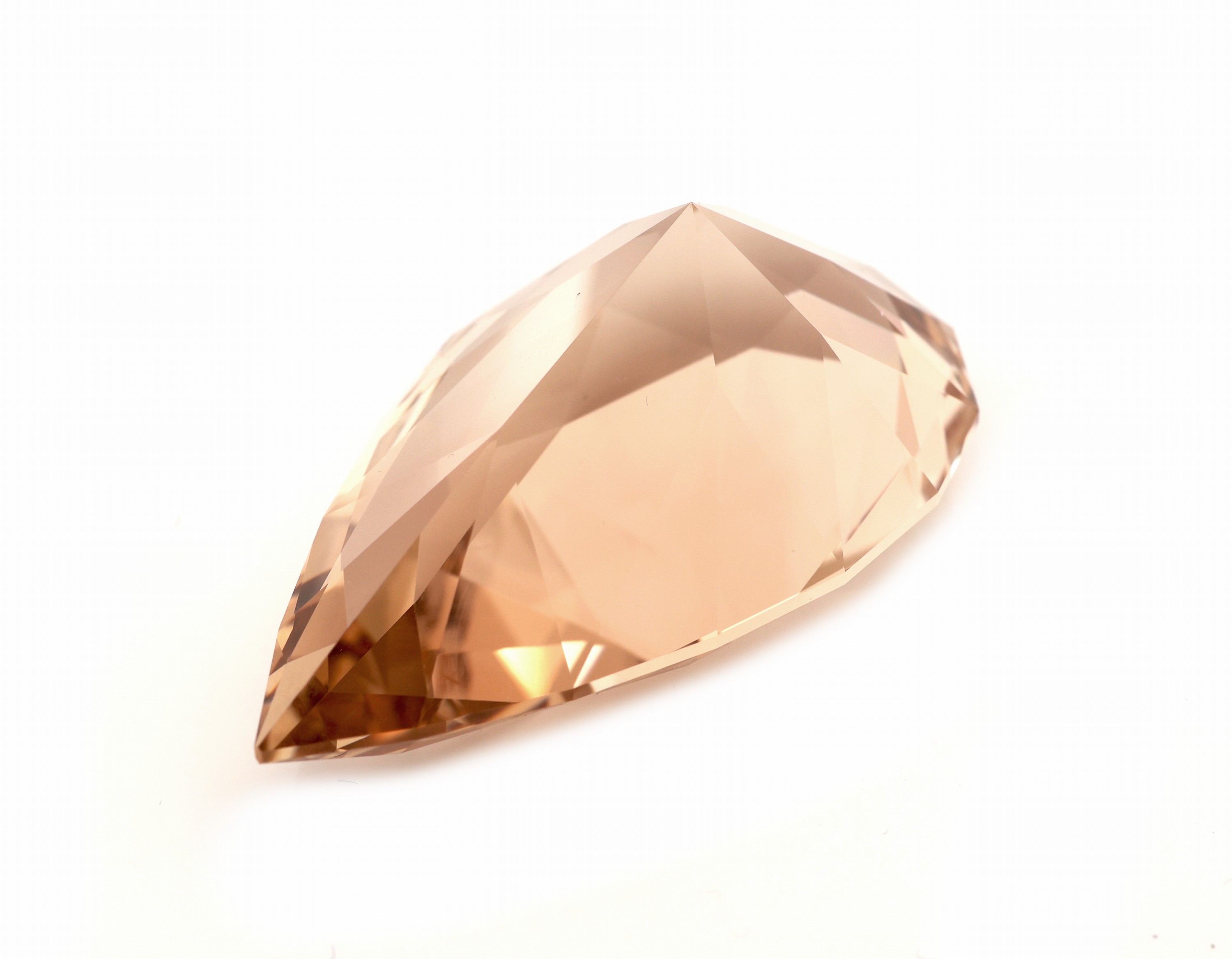 Detail b: Loser Imperial-Topas, ca. 98.78 ct, facett. Tropfen, ca. 40.93 x 23.90 x 17.02 mm
