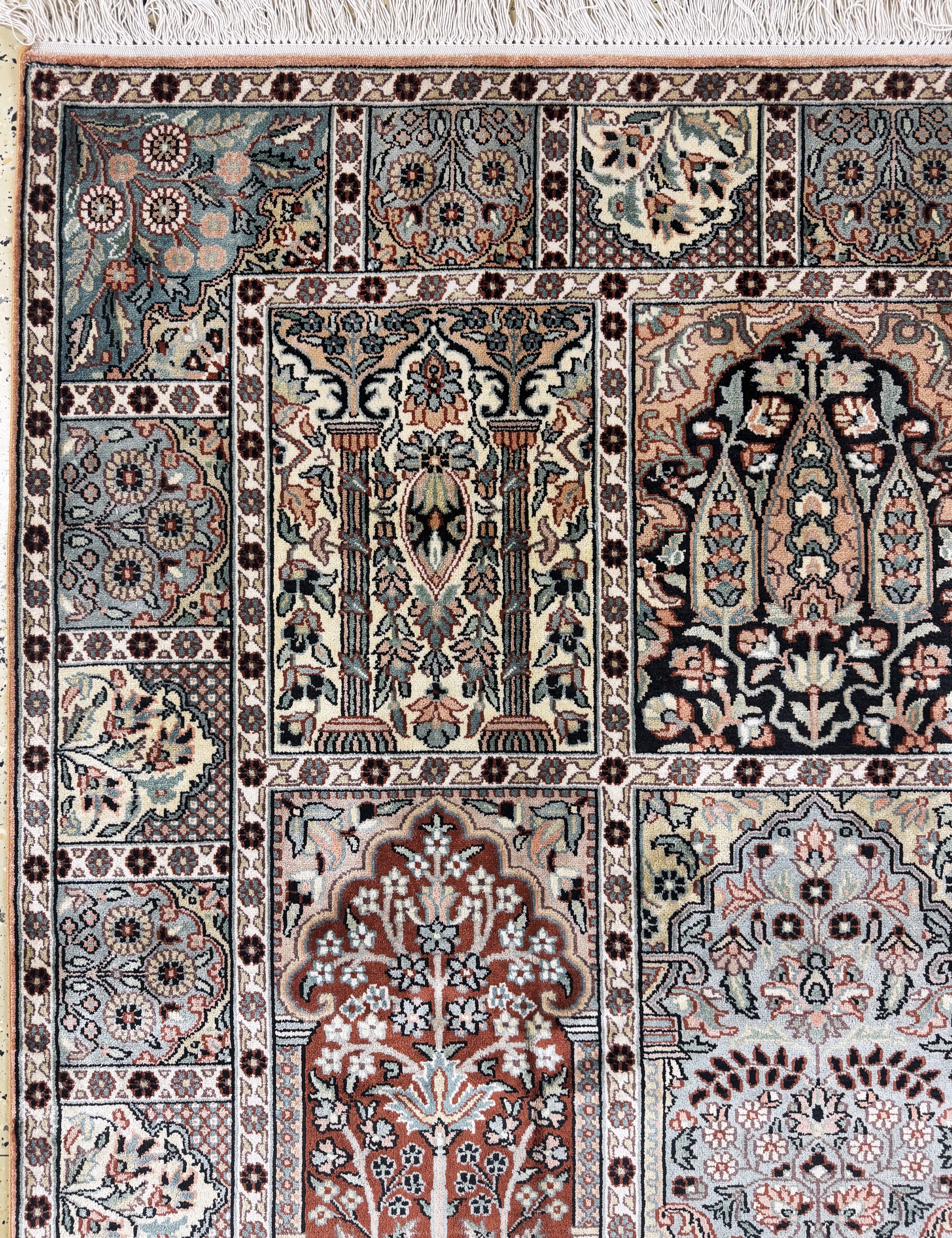 Detail c: Kaschmir Seide, Indien, Ende 20.Jhd, merzerisierte Baumwolle, ca. 190 x 190 cm, EHZ: 1-2