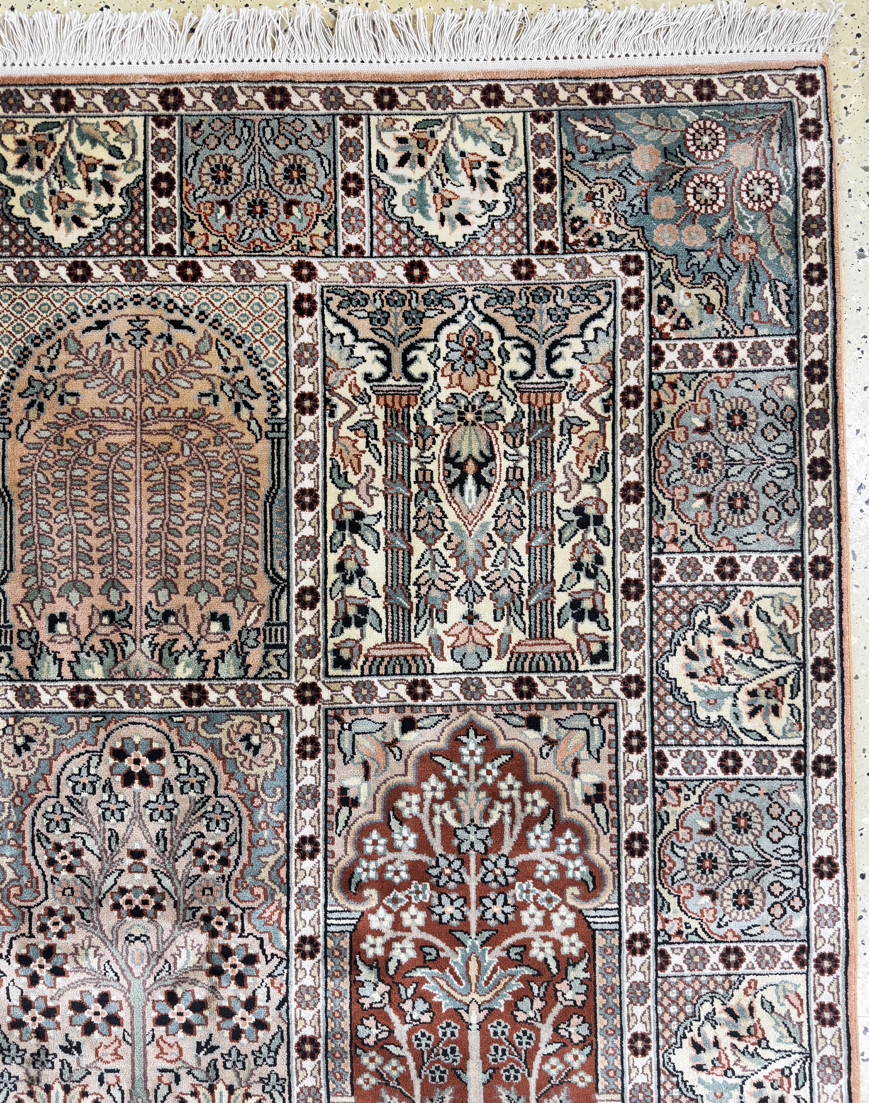 Detail d: Kaschmir Seide, Indien, Ende 20.Jhd, merzerisierte Baumwolle, ca. 190 x 190 cm, EHZ: 1-2