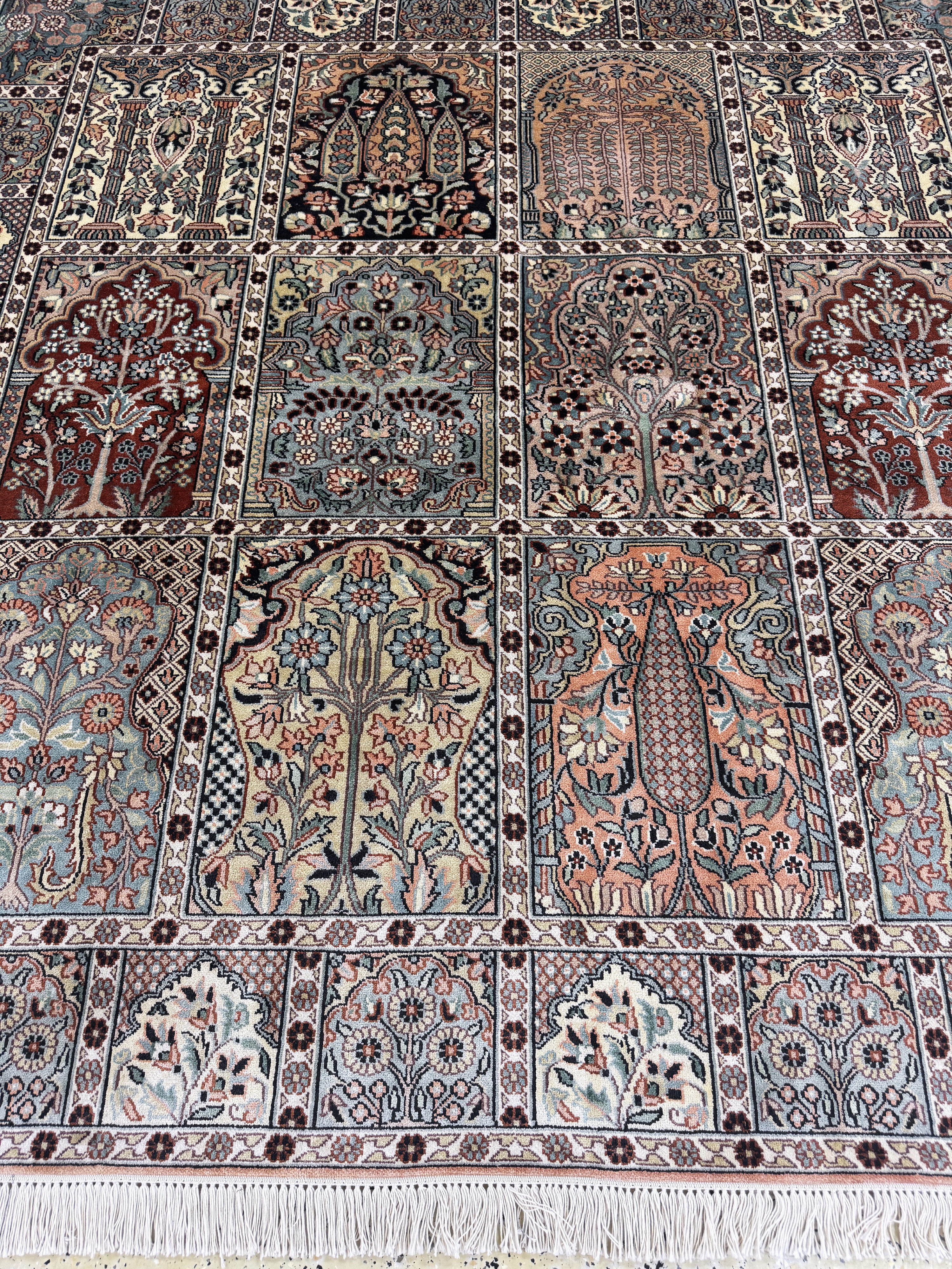 Detail e: Kaschmir Seide, Indien, Ende 20.Jhd, merzerisierte Baumwolle, ca. 190 x 190 cm, EHZ: 1-2