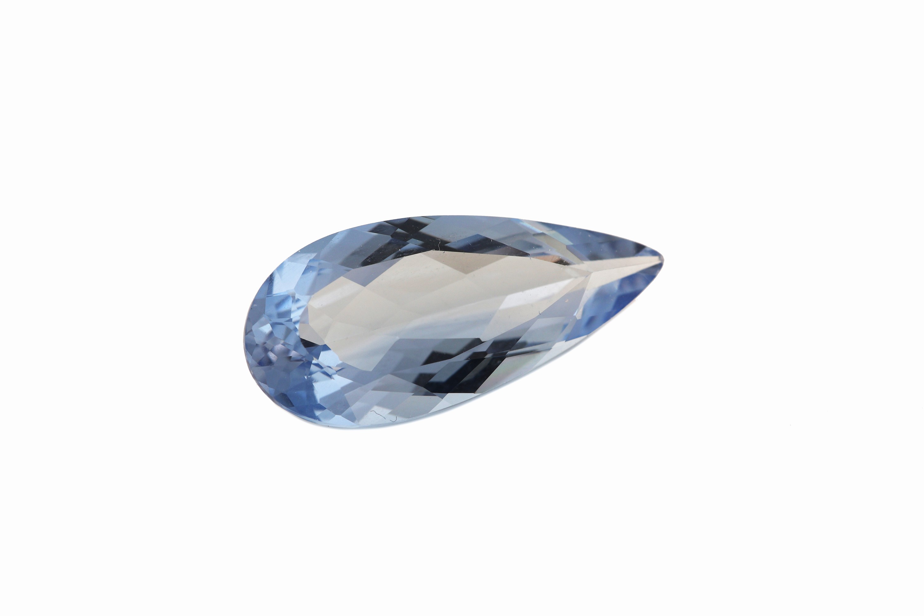Detail a: Loser Aquamarin, ca. 12.39 ct, facett. Tropfen, ca. 26.79 x 11.98 x 6.88 mm, schöne Farbe