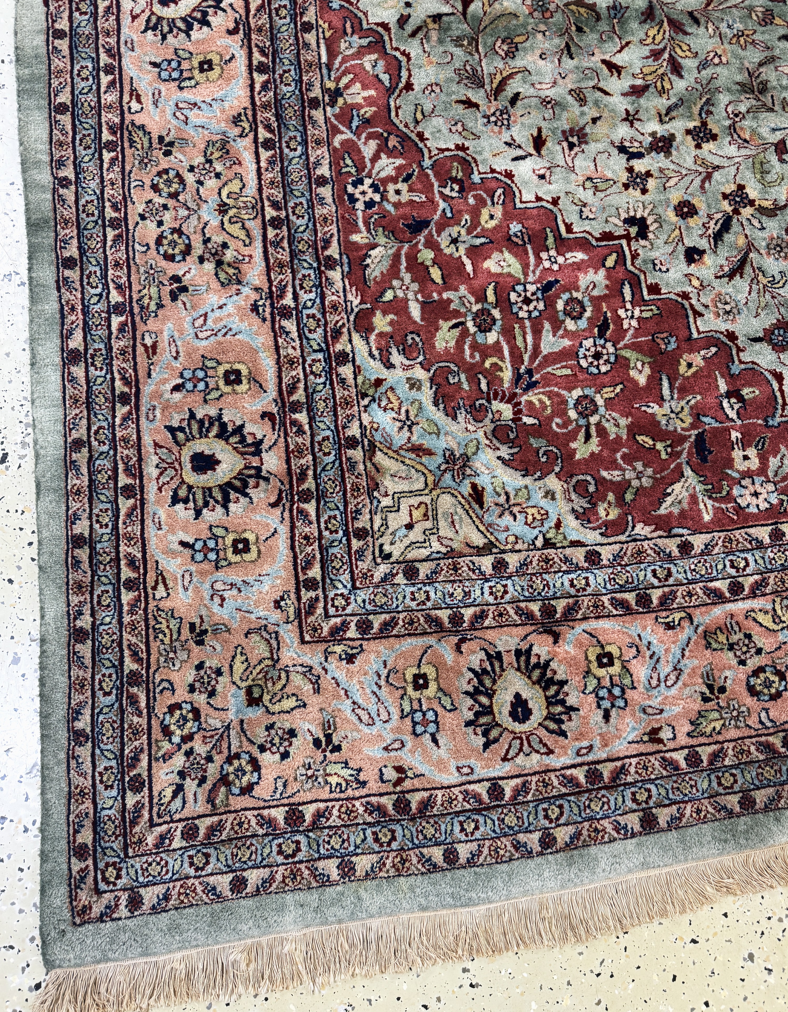 Detail b: Sarogh fein, Indien, Mitte 20.Jhd, Korkwolle auf Baumwolle, ca. 297 x 245 cm, EHZ: 2