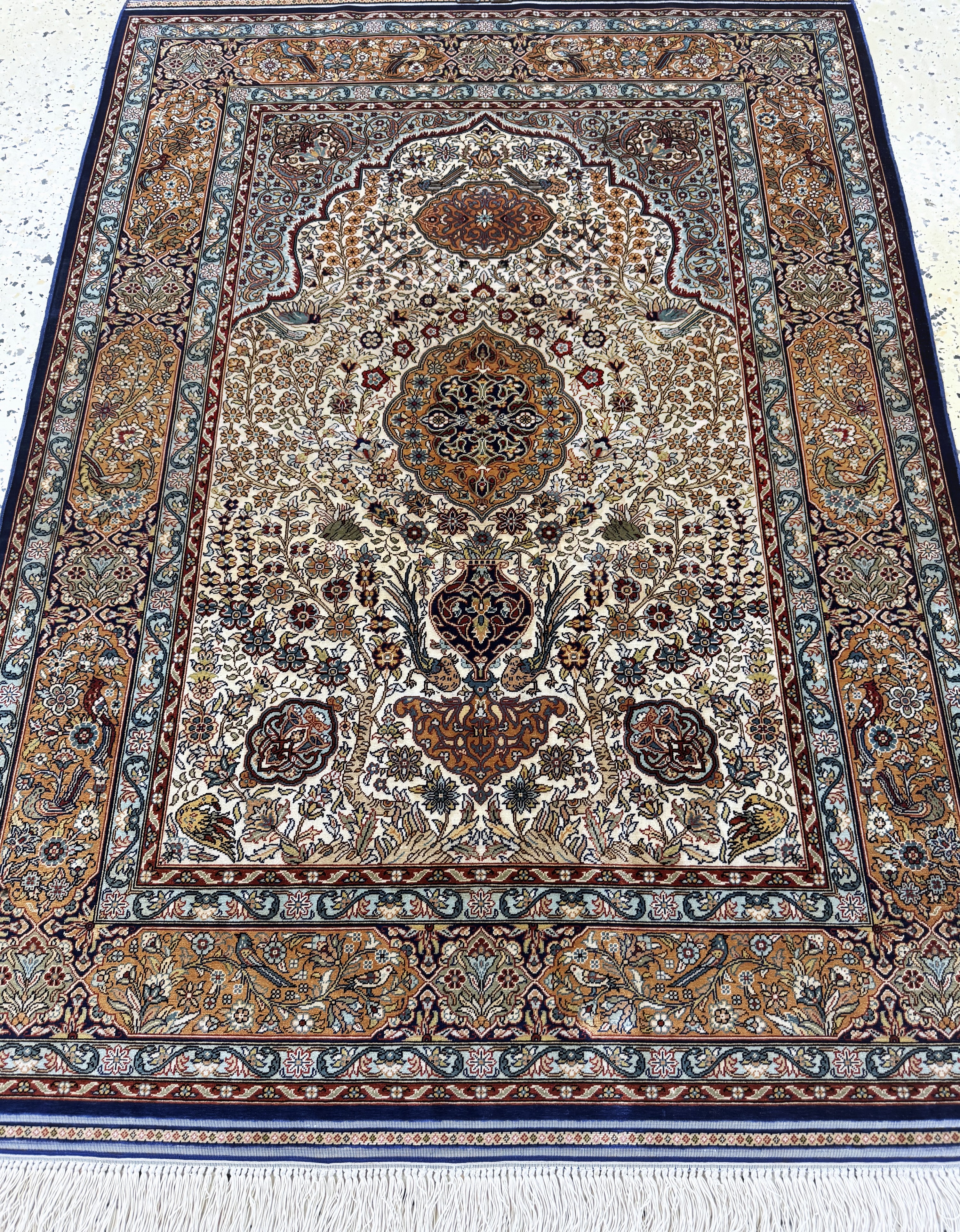 Detail d: "Doppelseitiger"Hereke fein, Türkei,signiert"Darin", Ende 20.Jhd, reine Naturseide, ca. 120 x 85 cm, ca. 1,0 Mio. Kn/qm, EHZ: 1