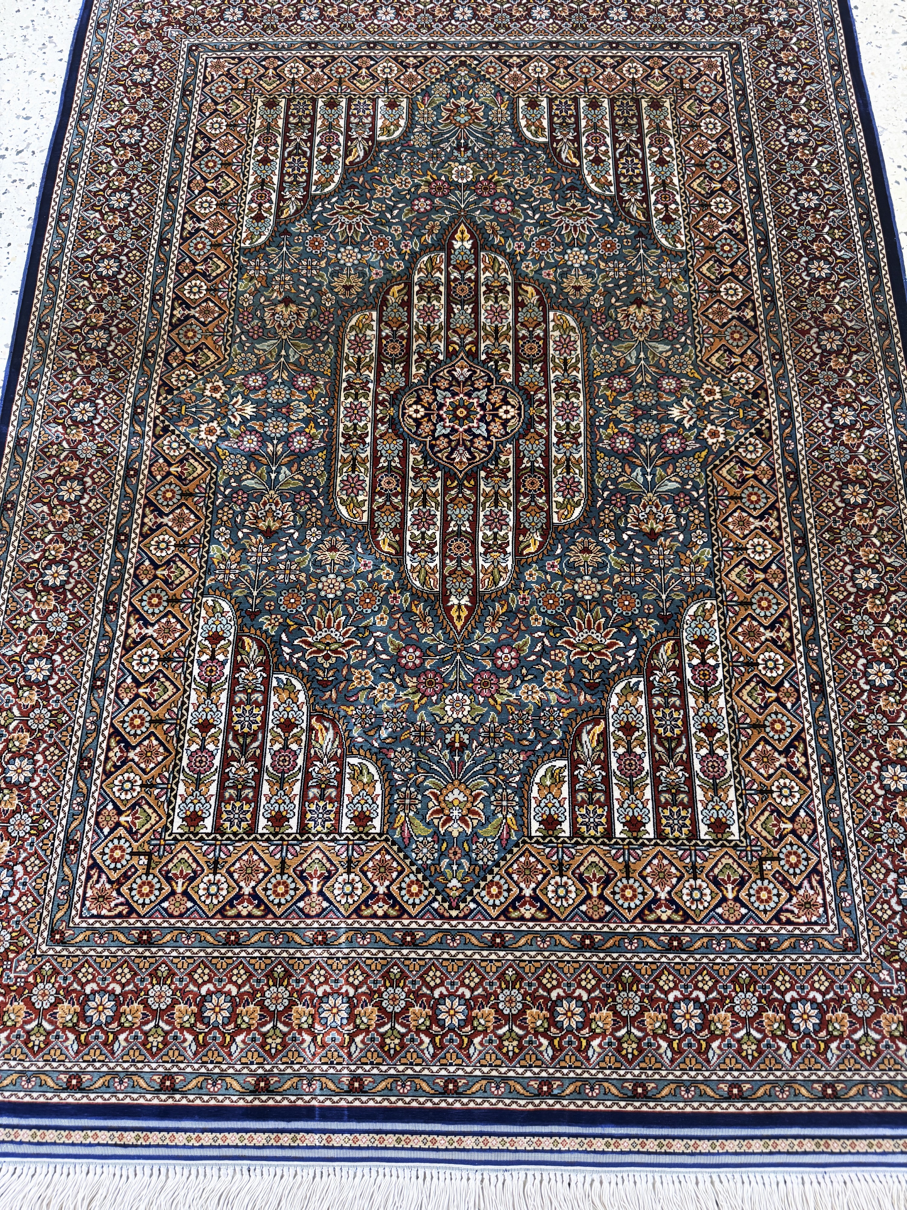 Detail h: "Doppelseitiger"Hereke fein, Türkei,signiert"Darin", Ende 20.Jhd, reine Naturseide, ca. 120 x 85 cm, ca. 1,0 Mio. Kn/qm, EHZ: 1