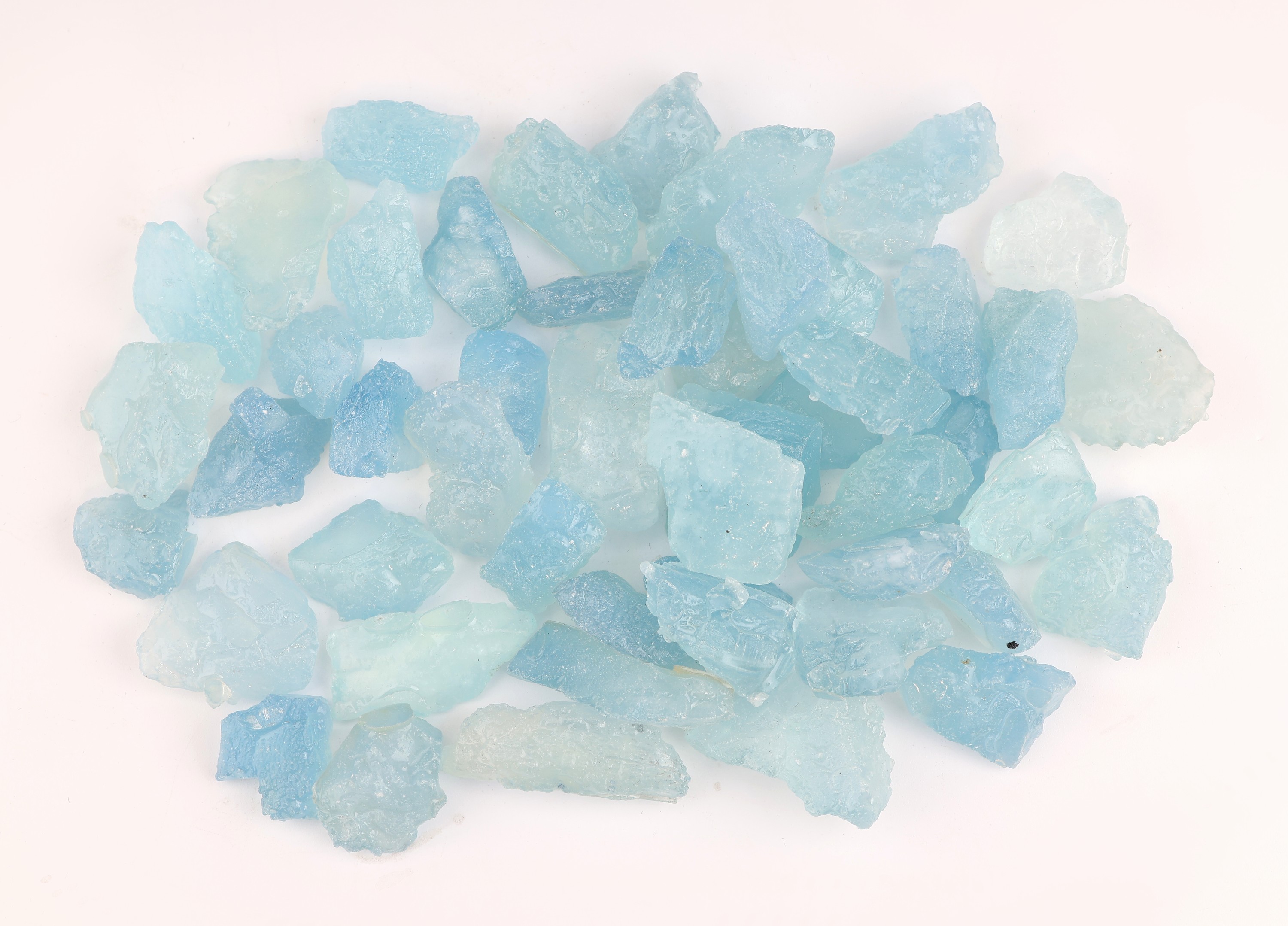 Image 27066671 - Lot lose Aquamarin-Rohsteine, zus. ca. 786.95 ct, versch. Größen, Formen und ...