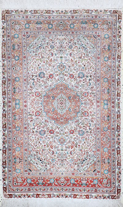 Image Hereke Seide fein, China, Ende 20.Jhd, reine Naturseide, ca. 125 x 80 cm, ca. 1,0 Mio. ...