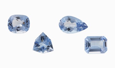 Image Lot 4 lose Aquamarine, zus. ca. 16.04 ct, 1 x facett. Tropfen, 1 x Trillion-Schliff, 1 ...