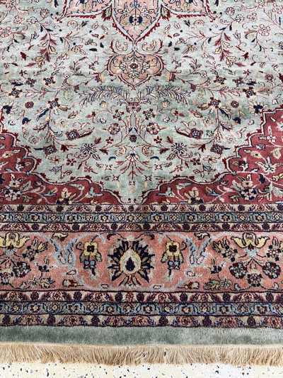 27066646g - Sarogh fein, Indien, Mitte 20.Jhd, Korkwolle auf Baumwolle, ca. 297 x 245 cm, EHZ: 2 ...