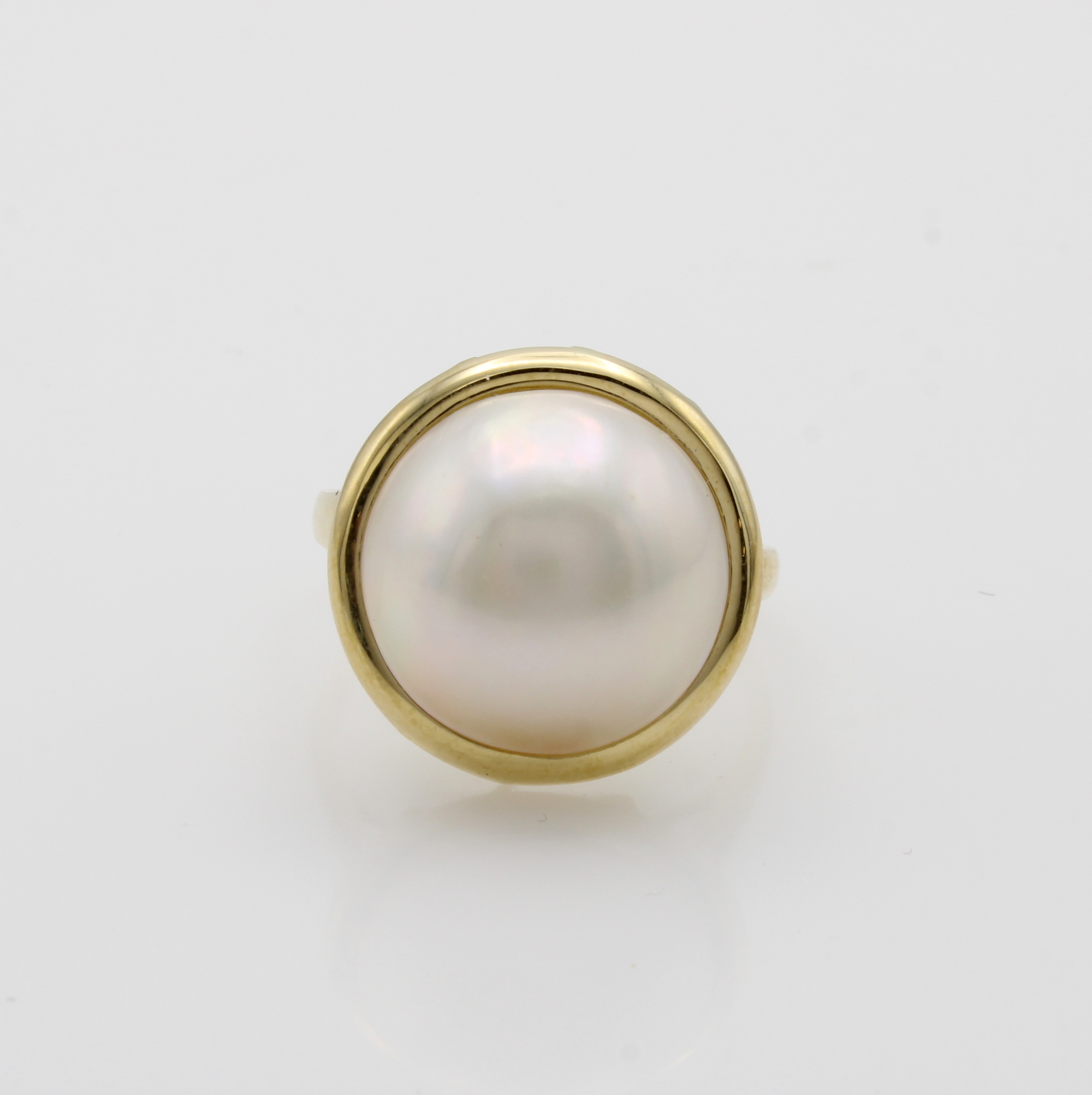 Image 27066703 - Ring mit Mabéperle, GG 585/000, runde Perle in glatter Fassung, RW ca. 60 Schätzpreis: ...