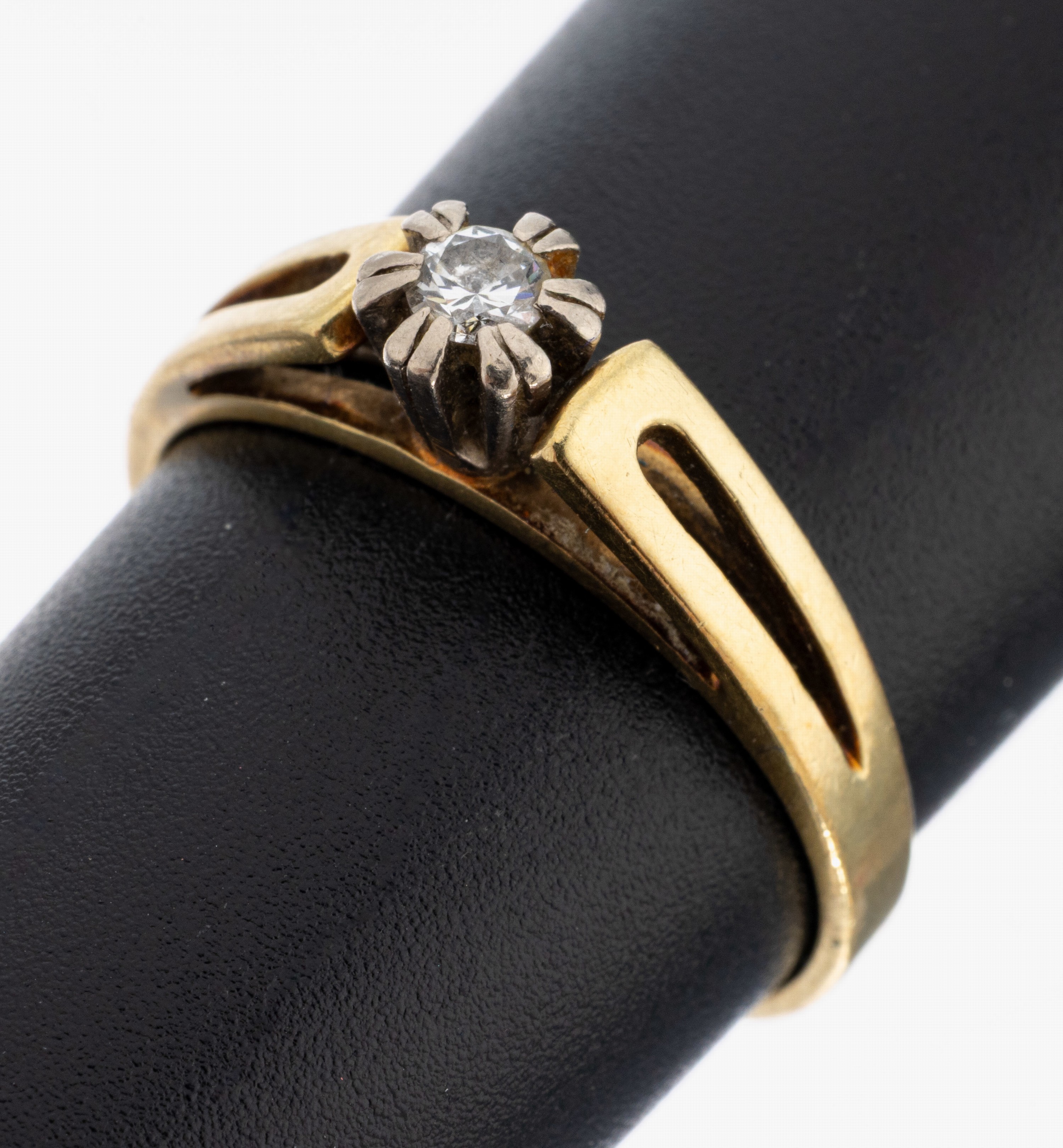 Image 27066732 - 14 kt Gold Brillant-Ring, GG/WG 585/000, inWG gefasster Brillant ca. 0.12 ct (grav.) ...