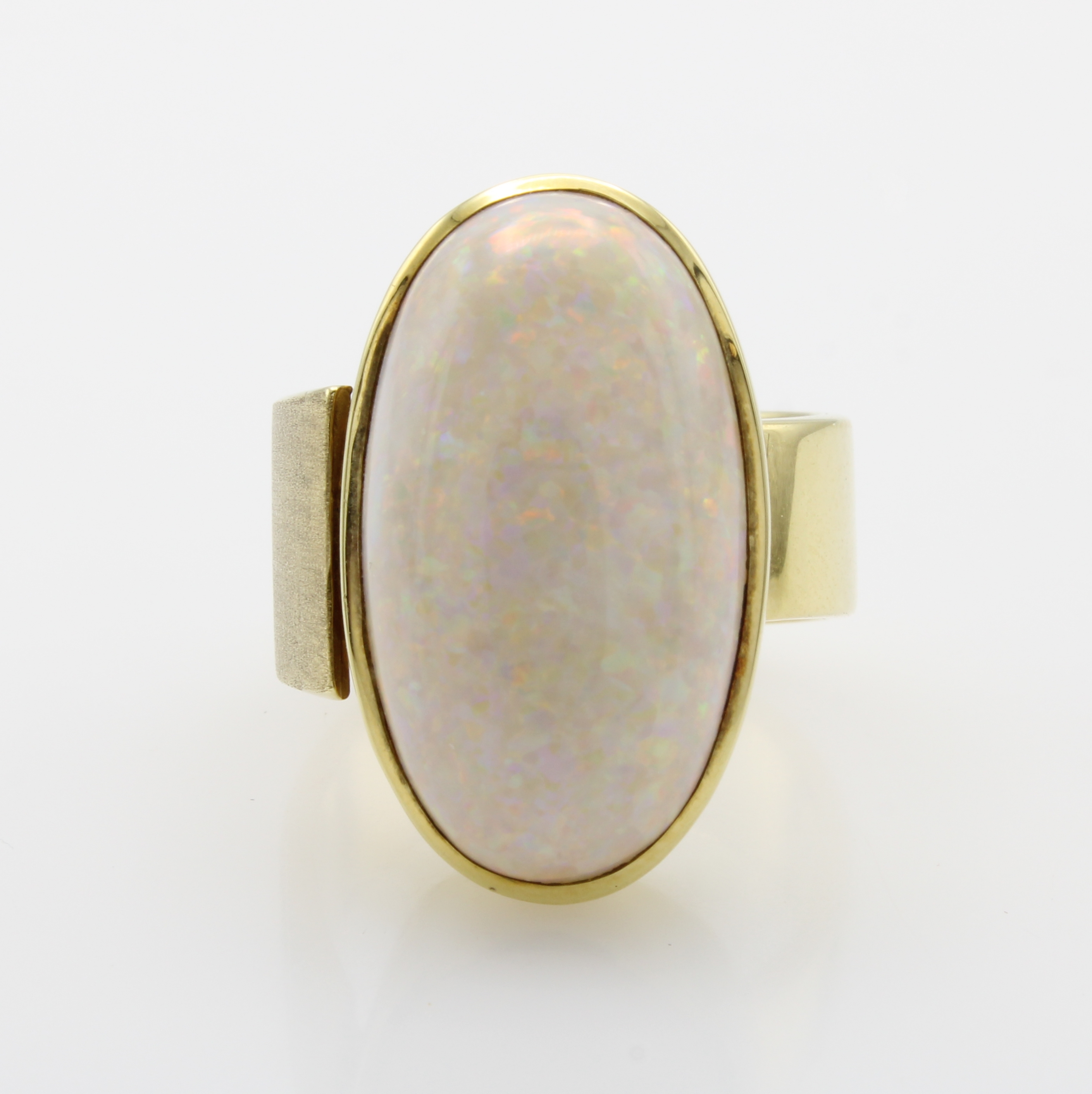 Image 27066749 - Ring mit Opal, GG 585/000, Schiene z.T. matt. u. asymmetrisch anges., ovaler Opal m. ...