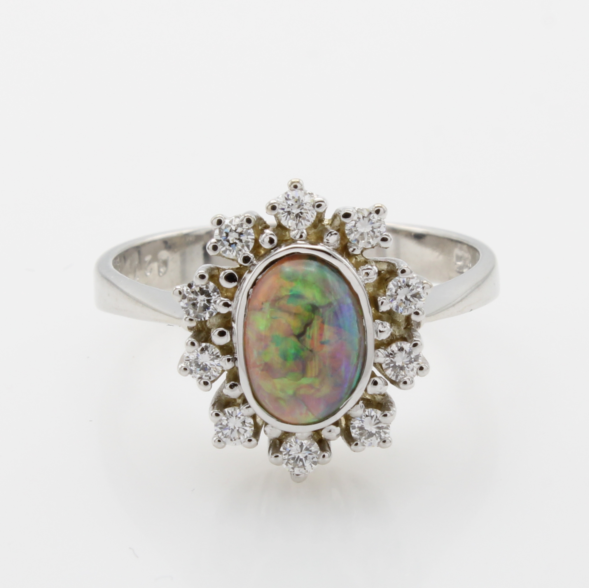 Image 27066752 - Ring mit Schwarzopal und Brillanten, WG 585/000, ovaler Schwarzopal ca. 1.34 ct umgeben ...