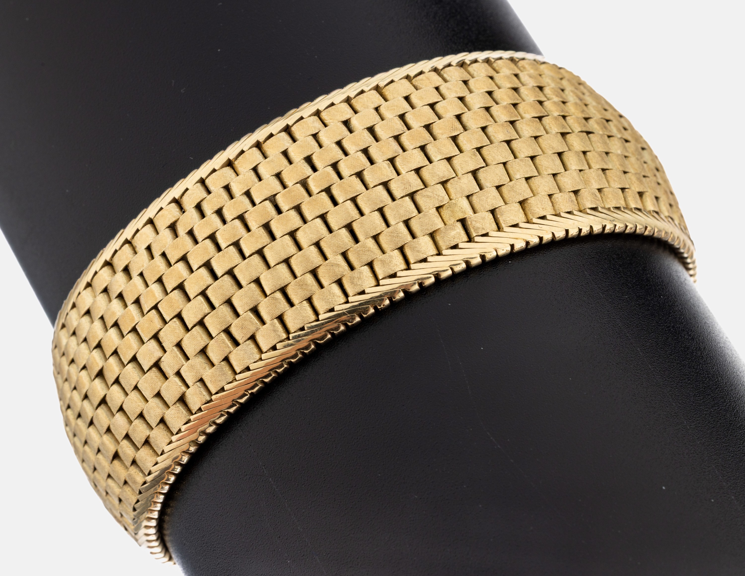 Image 27066782 - 14 kt Gold Armband, GG 585/000, part. sat.,B. ca. 2.4 cm, L. ca. 18.8 cm, Kastenschloss ...