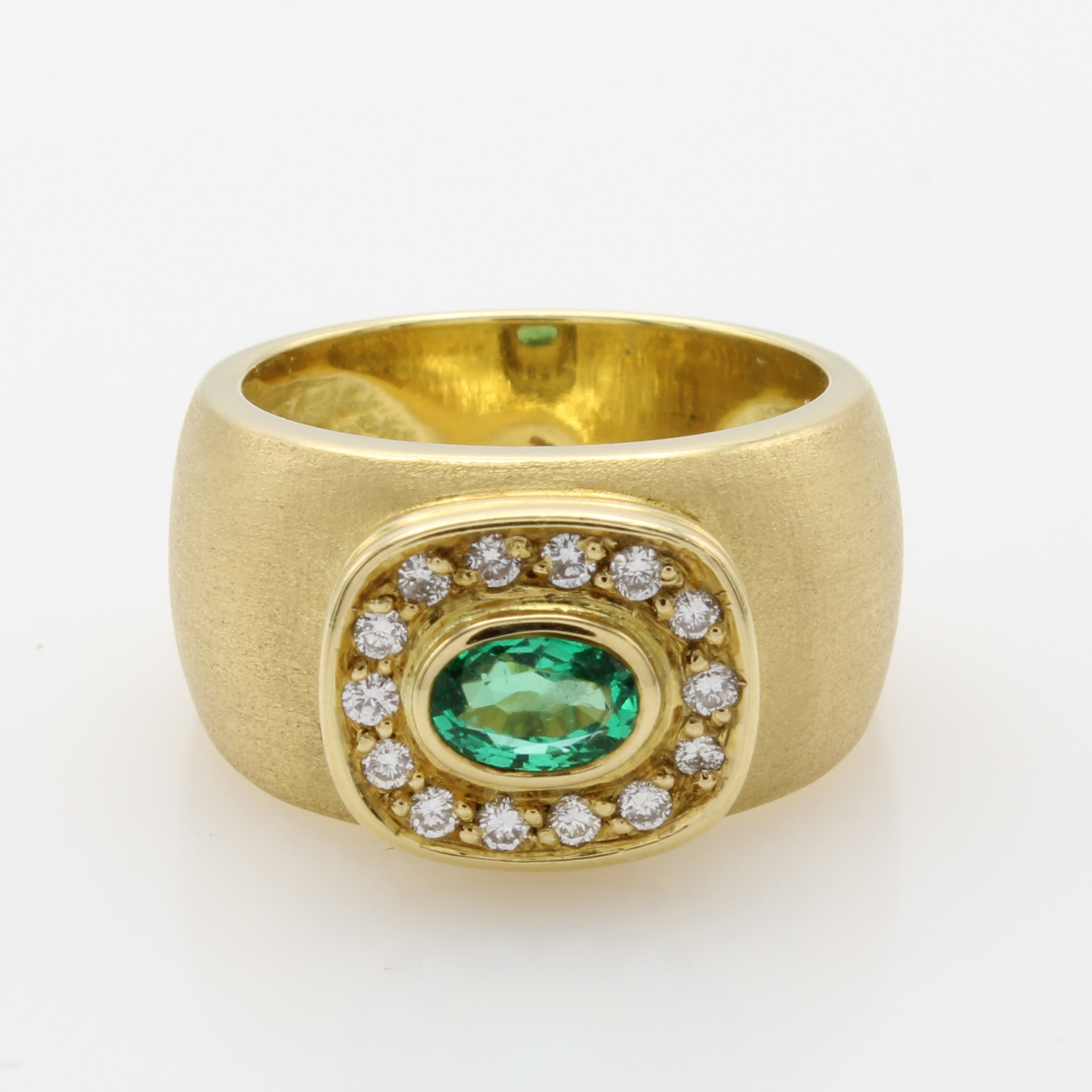 Image 27066785 - Ring mit Smaragd und Brillanten, GG 750/000, z.T. matt., ovaler Smaragd ca. 0.55 ct ...