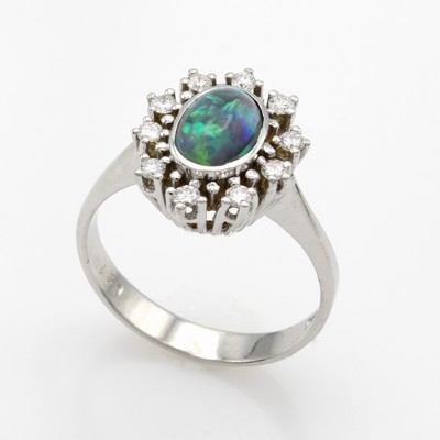 27066752a - Ring mit Schwarzopal und Brillanten, WG 585/000, ovaler Schwarzopal ca. 1.34 ct umgeben ...