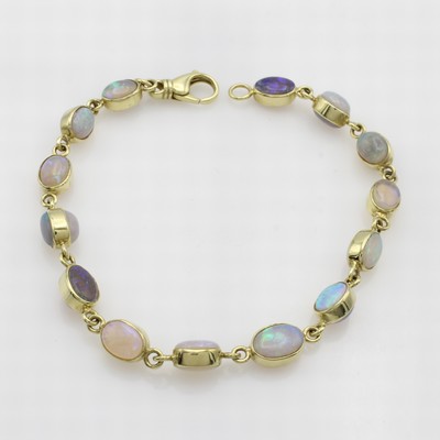 27066756a - Armband mit Opalen, GG 585/000, ovale Opale zus. ca. 16 ct, Karabinerschl., L. ca. 21.5 ...