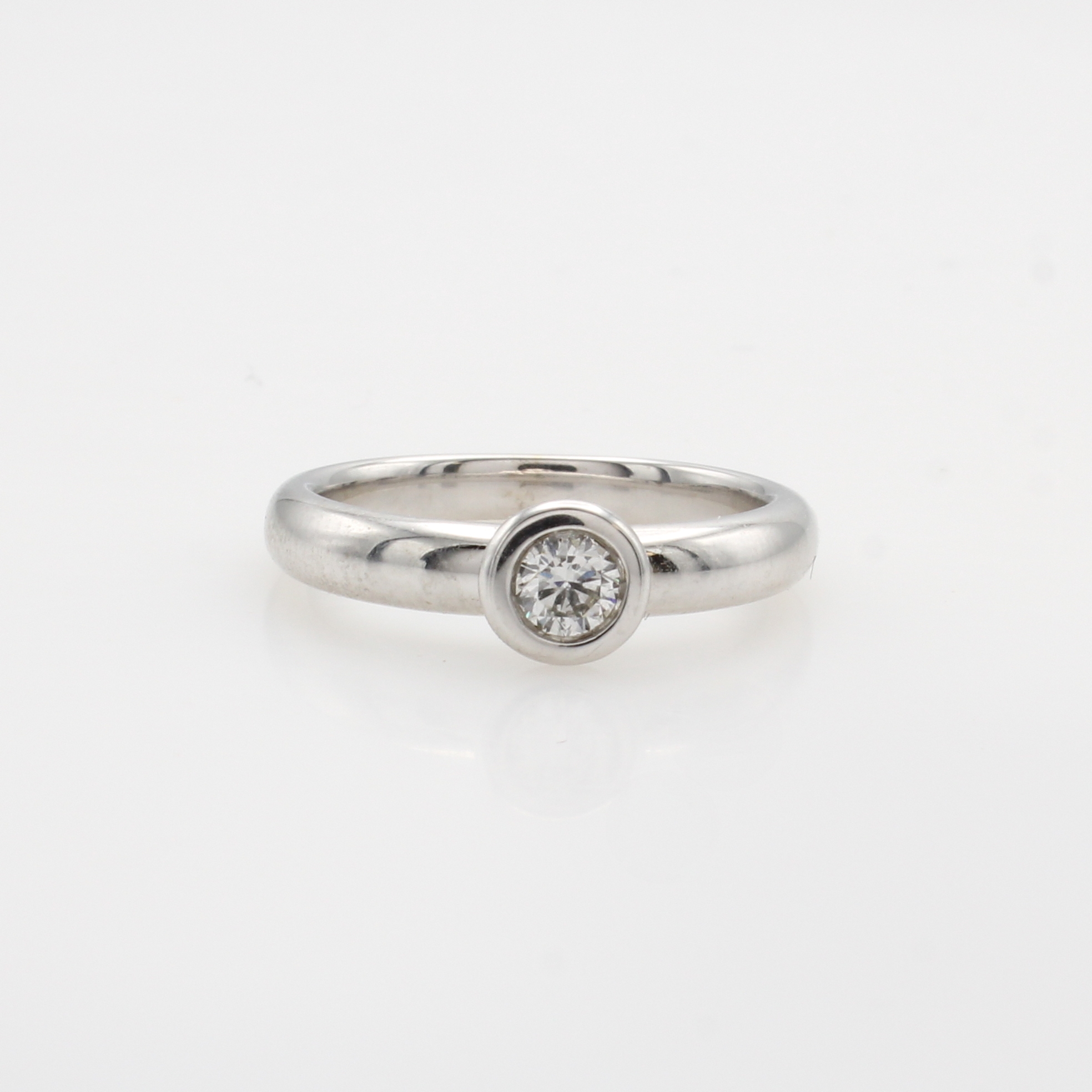 Image 27066803 - Ring mit Brillant, WG 585/000, Brill. in Zargenfassung ca. 0.20 ct Weiß/si, RW ca. 54 ...