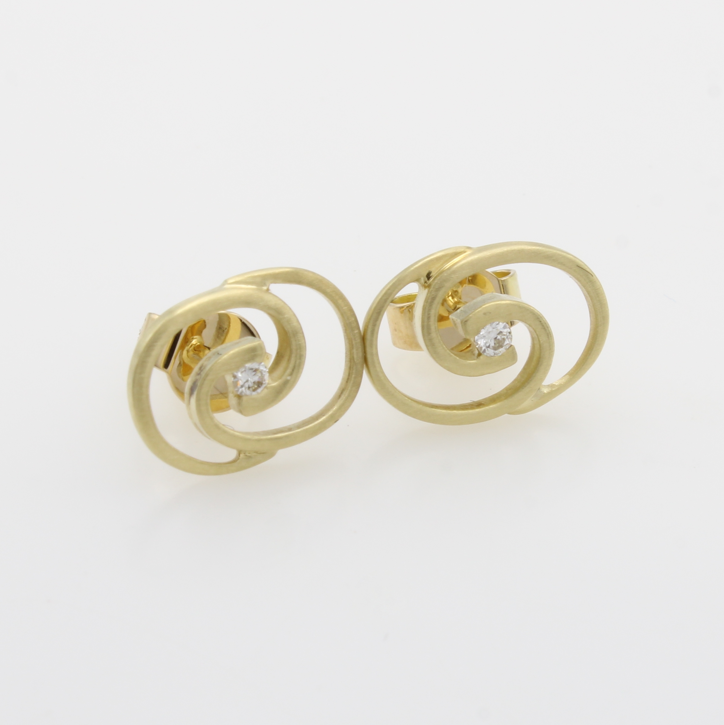Image 27067013 - Paar Ohrstecker mit Brillanten, GG 585/000, anged. Spiraloptik, 2 Brill. zus. ca. 0.05 ...