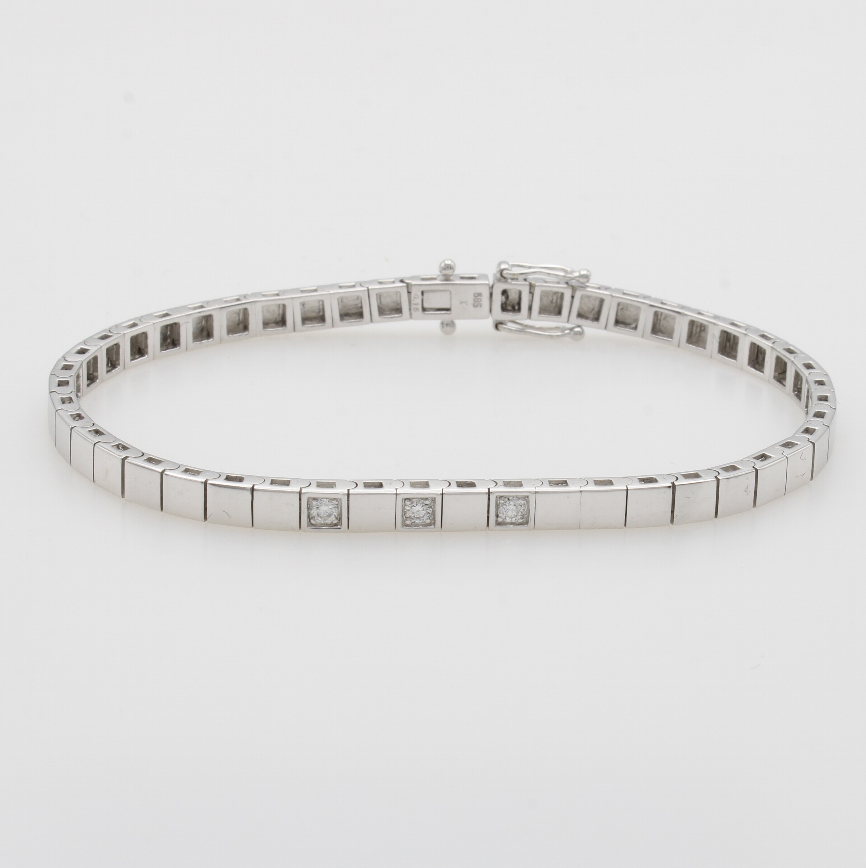 Image 27067019 - Armband mit Brillanten, WG 585/000, 3 Brill.zus. ca. 0.15 ct Weiß/si, carréef. ...