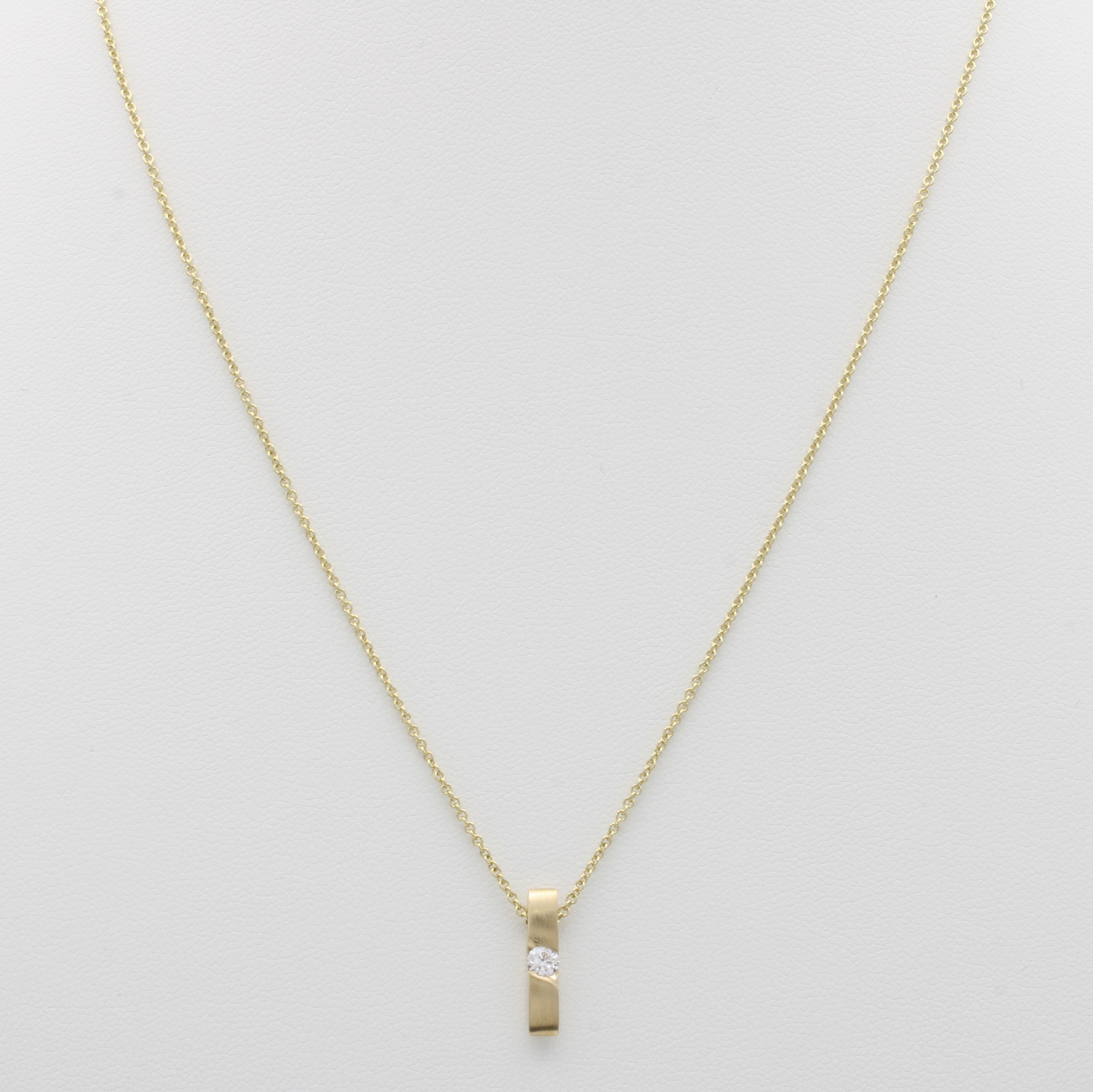 Image 27067023 - Anhänger mit Brillant an Kette, GG 585/000, Stabform, Brill. ca. 0.15 ct feines ...