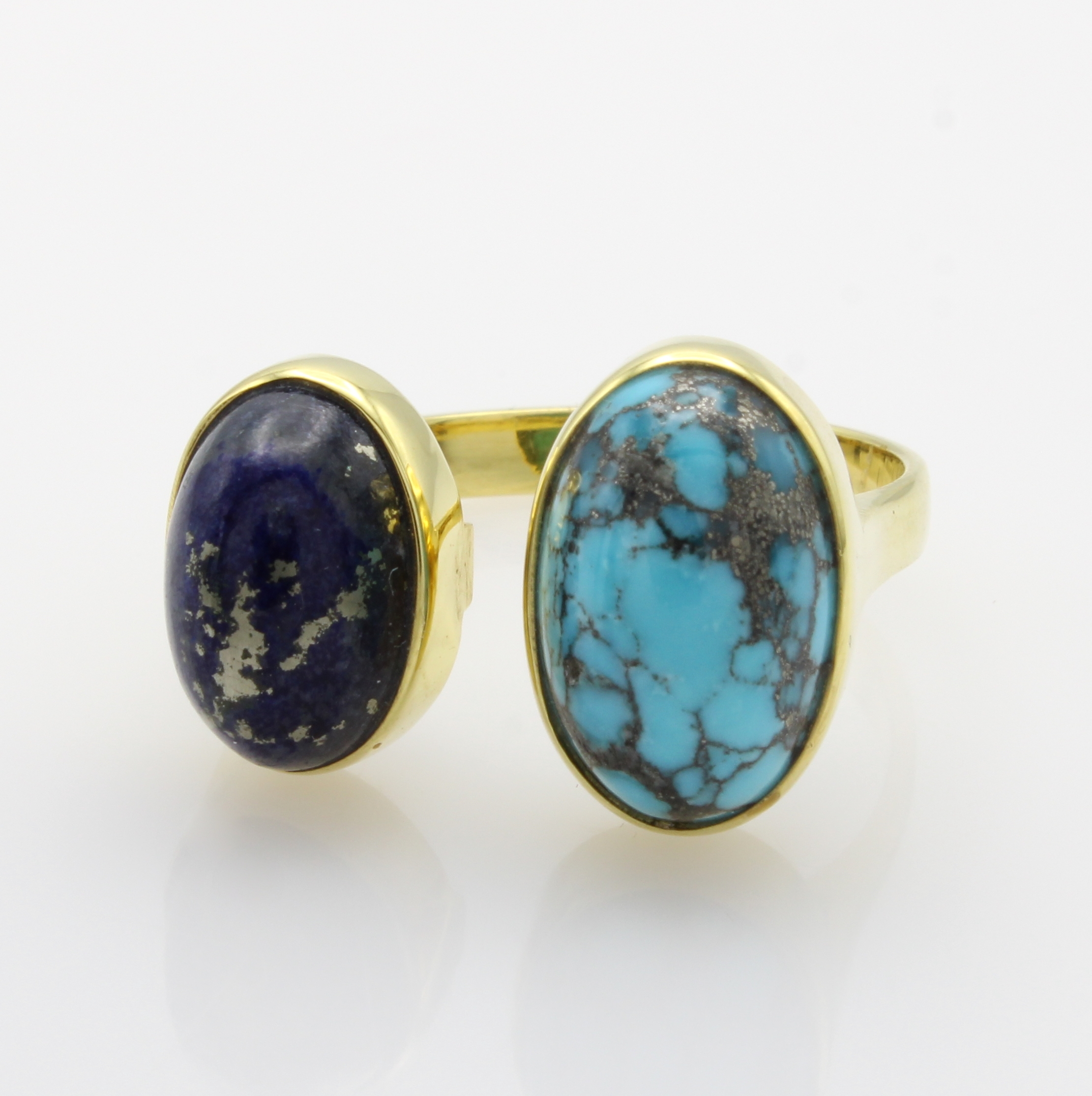 Image 27067259 - Ring mit Türkis und Lapislazuli, GG 585/000, 2 ovale Farbsteine zus. ca. 15.5 ct, offen ...