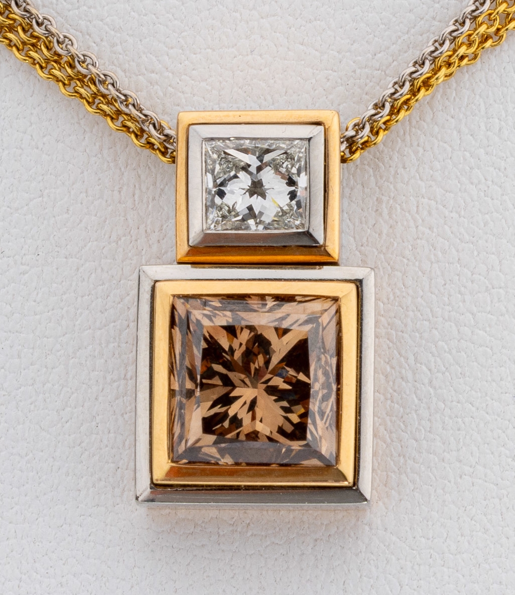 Detail a: 18 kt Gold und Platin Diamant-Anhänger, GG/RoseG 750/000 und Pt 950, an 3-rhg. Kette, GG/WG 750/000, L. ca. 41.5 cm, Karabinerschließe, ...