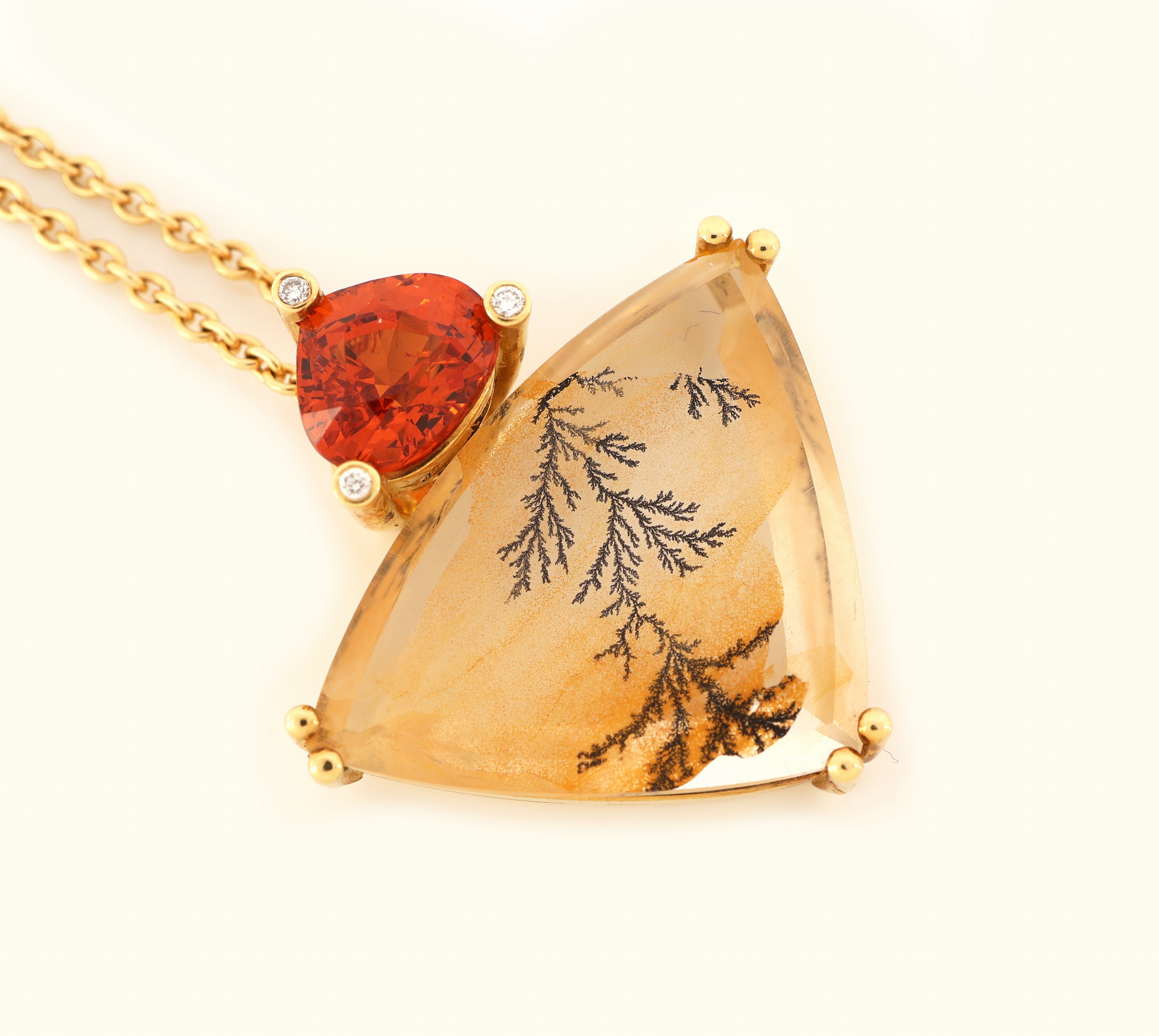 Detail b: 18 kt Gold Dendritachat-Mandaringranat -Brillant-Anhänger, GG 750/000, Einzelanfertigung eines renommierten Idar -Obersteiner Goldschmieds, ...