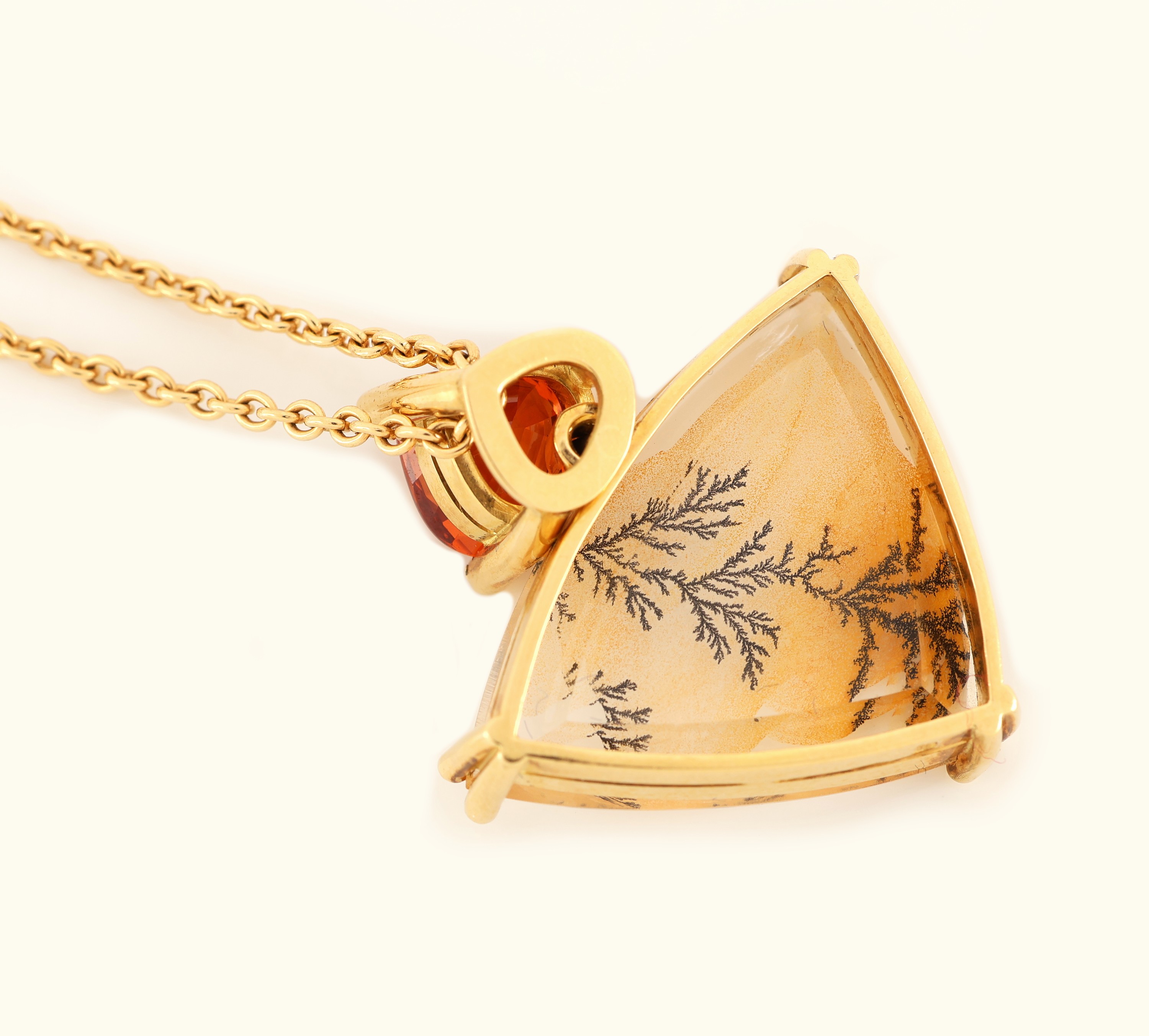 Detail c: 18 kt Gold Dendritachat-Mandaringranat -Brillant-Anhänger, GG 750/000, Einzelanfertigung eines renommierten Idar -Obersteiner Goldschmieds, ...
