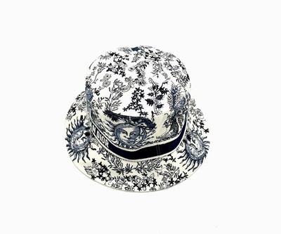 Image 27067210b - DIOR