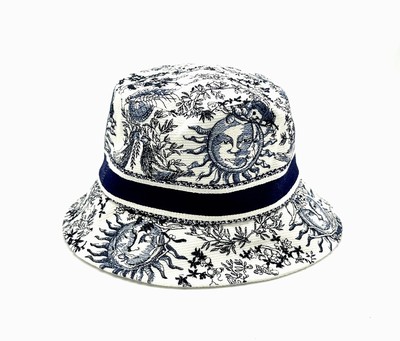 Image 27067210c - DIOR