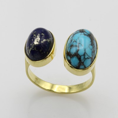 27067259a - Ring mit Türkis und Lapislazuli, GG 585/000, 2 ovale Farbsteine zus. ca. 15.5 ct, offen ...