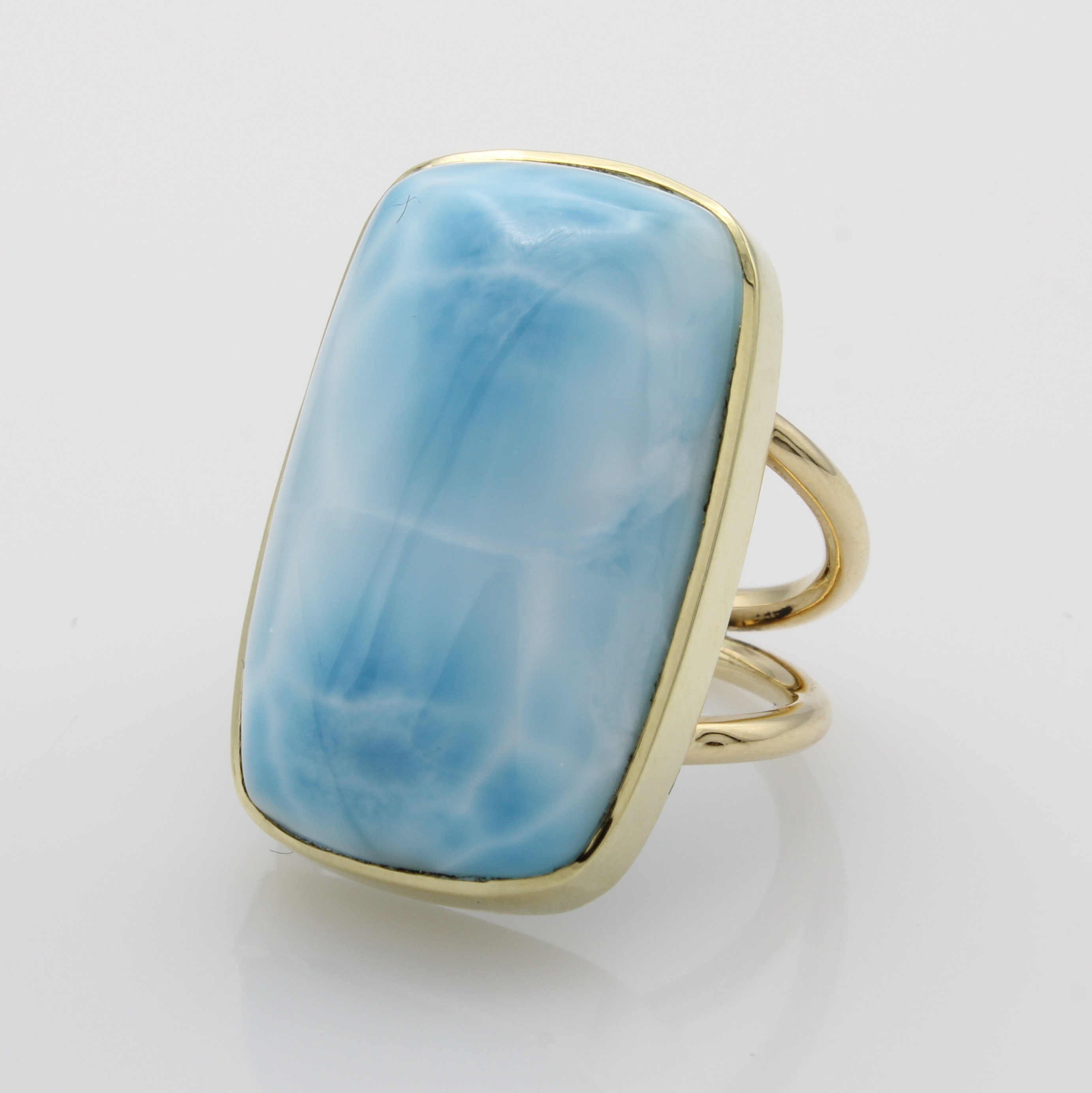 Image 27067322 - Ring mit Larimar, GG 585/000, rechteckiger Larimar ca. 36.8 ct, 2-rhg. Schiene, RW ca. ...