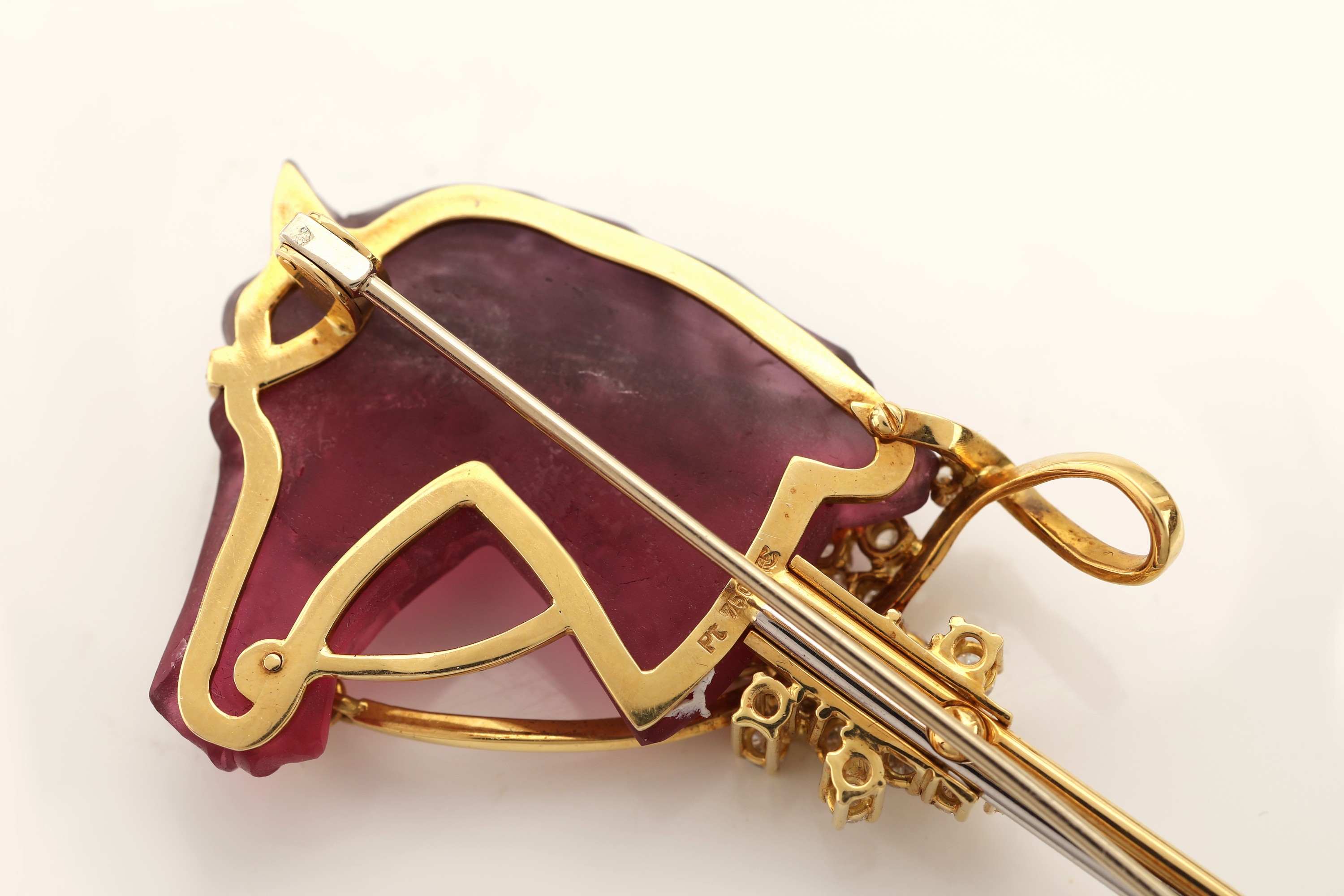 Detail d: 18 kt Gold und Platin Rubellit-Brillant -Brosche, GG 750/000 und Pt., Einzelanfertigung eines renommierten Idar- Obersteiner Goldschmieds, plastisch ...