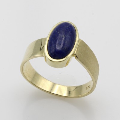 27067314a - Ring mit Lapislazuli, GG 585/000, Schiene z.T. matt. u. asymmetrisch anges., ovaler ...