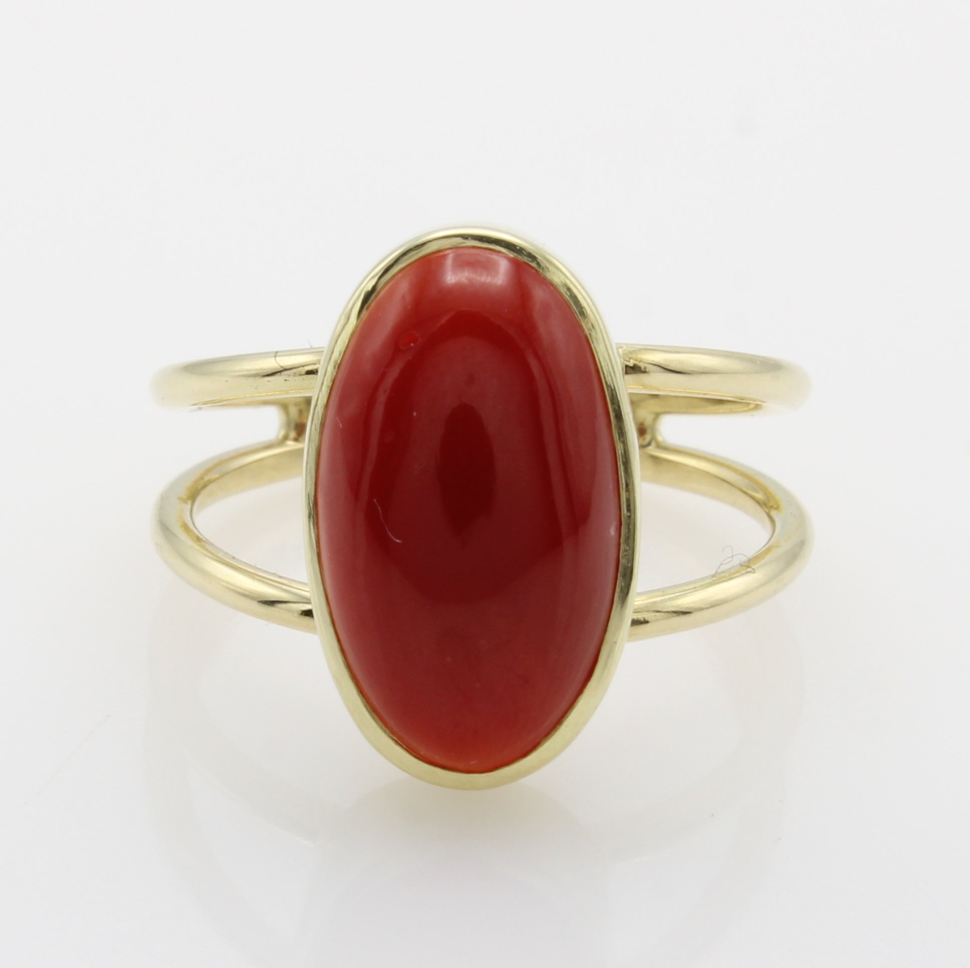 Image 27067777 - Ring mit Koralle, GG 585/000, ovale Koralle ca. 3.9 ct, 2-rhg. Schiene, RW ca. 56, ...