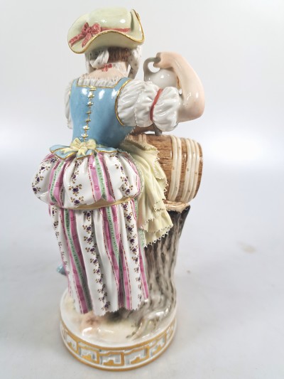 27067776d - Porzellanfigur, Meissen, um 1880/90, Entwurf Michel Victor Acier, Winzerin mit Weinfass, ...