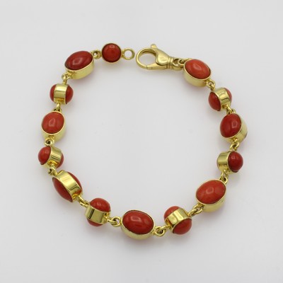 27067785a - Armband mit Korallen, GG 585/000, runde u. ovale Korallen zus. ca. 27.8 ct, ...
