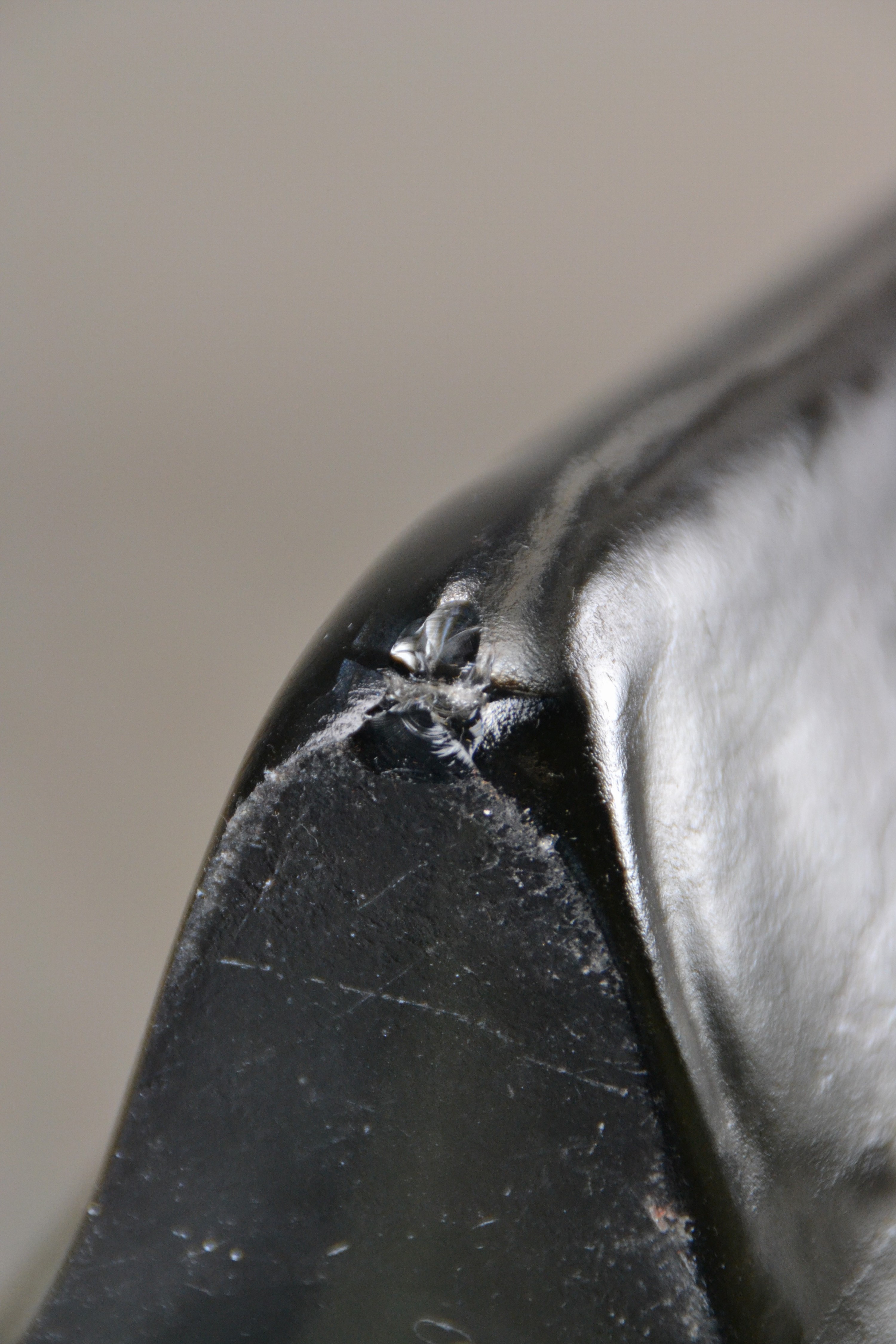 Detail d: Lampenfuß, Orrefors Glasbruk, Schweden, 2. Hälfte 20.Jh., Entw. wohl Carl Fagerlund, Glas, dunkelblaues Glas mit Klarglasüberfang, am Boden ...